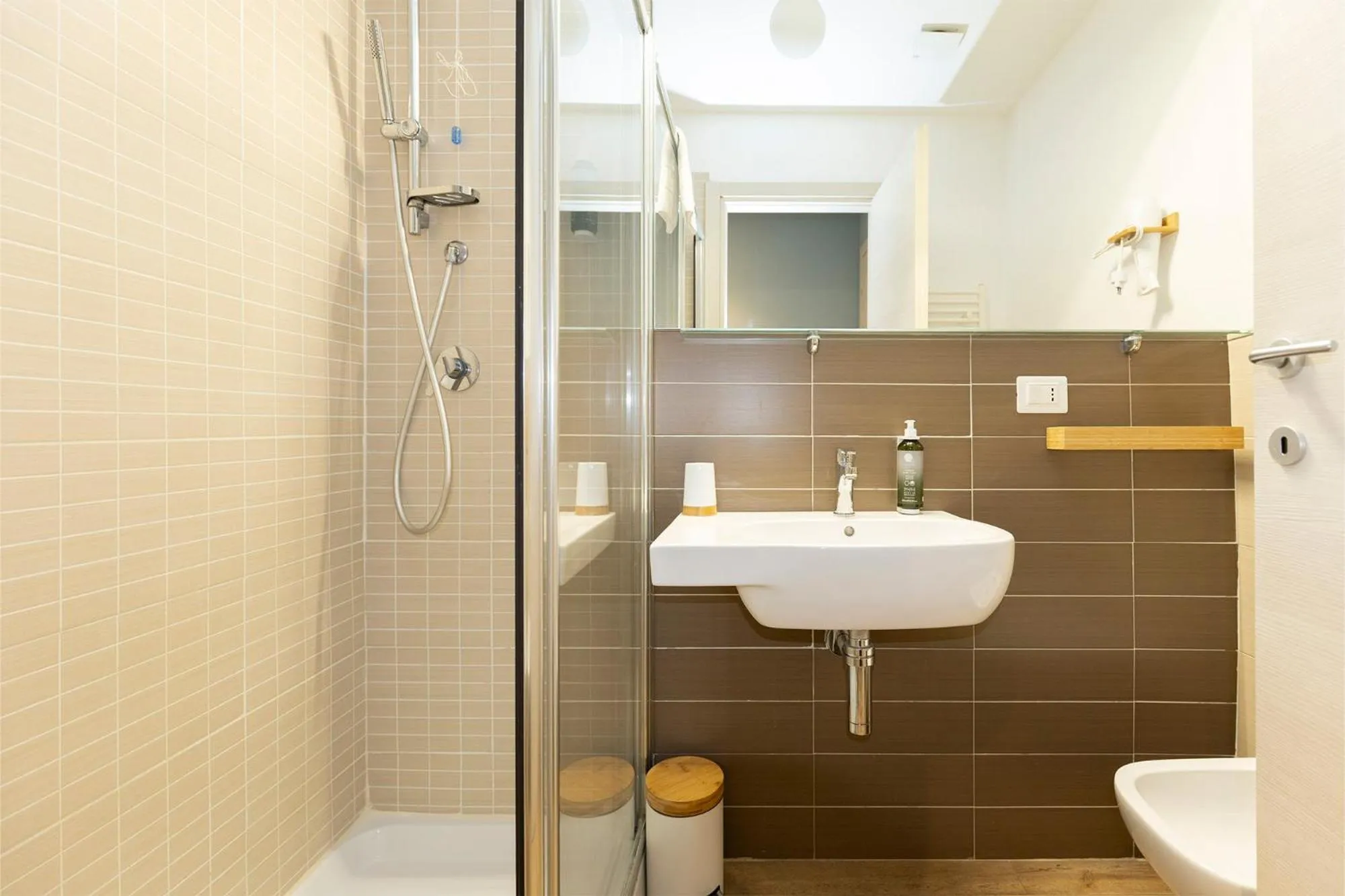 Shower in La Loggia de' Banchi