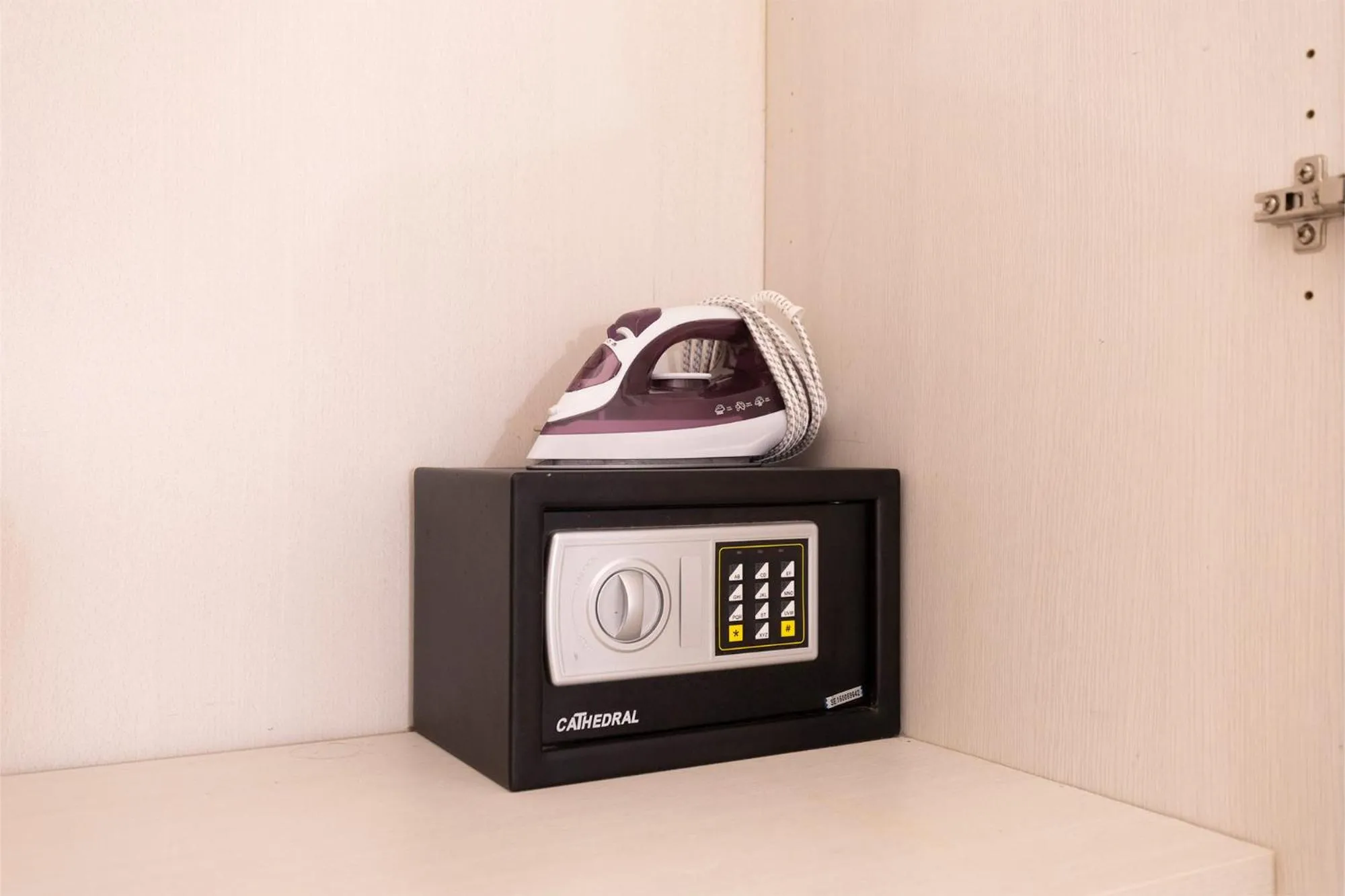 flat iron in La Loggia de' Banchi