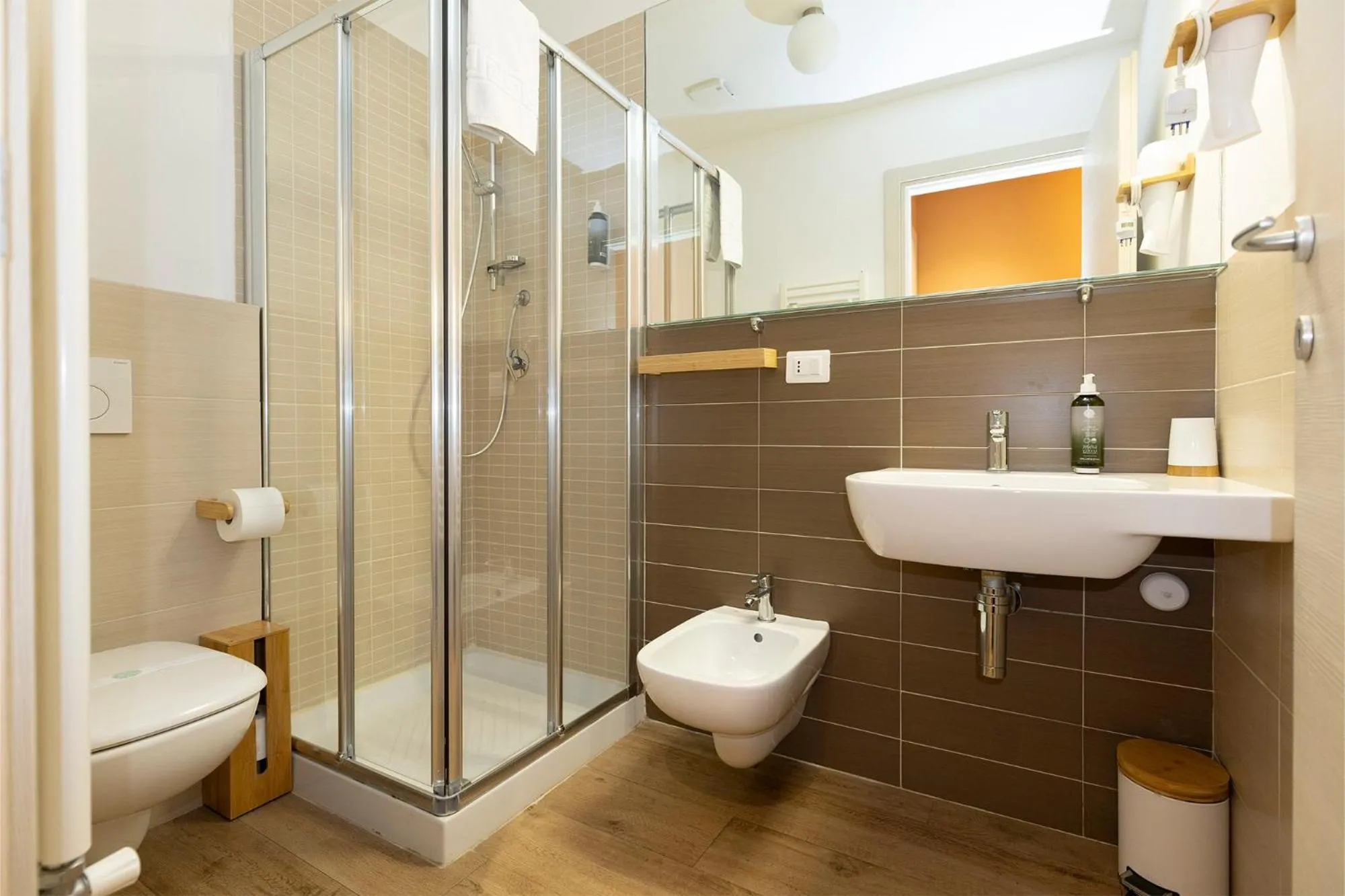 Shower in La Loggia de' Banchi