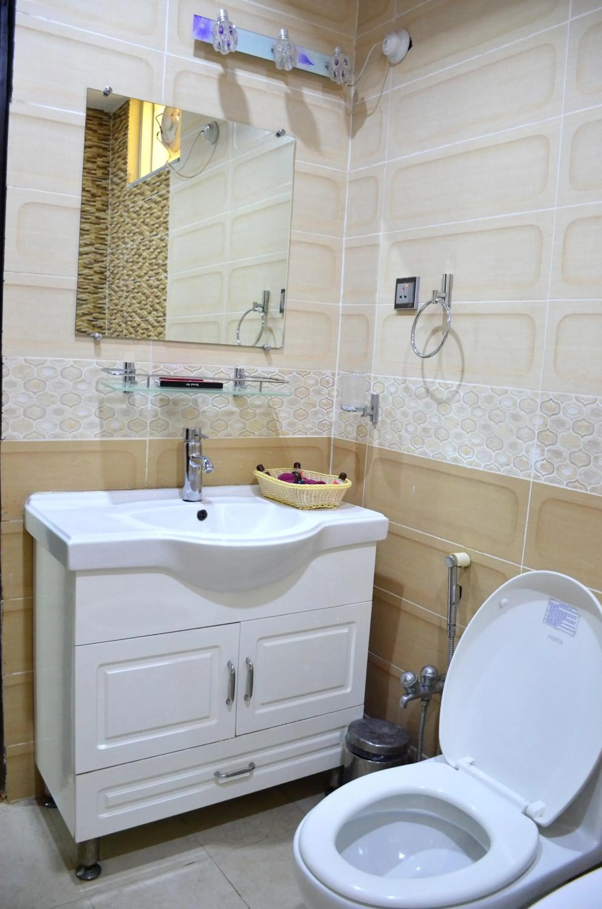 Bathroom in Gofas Lodge