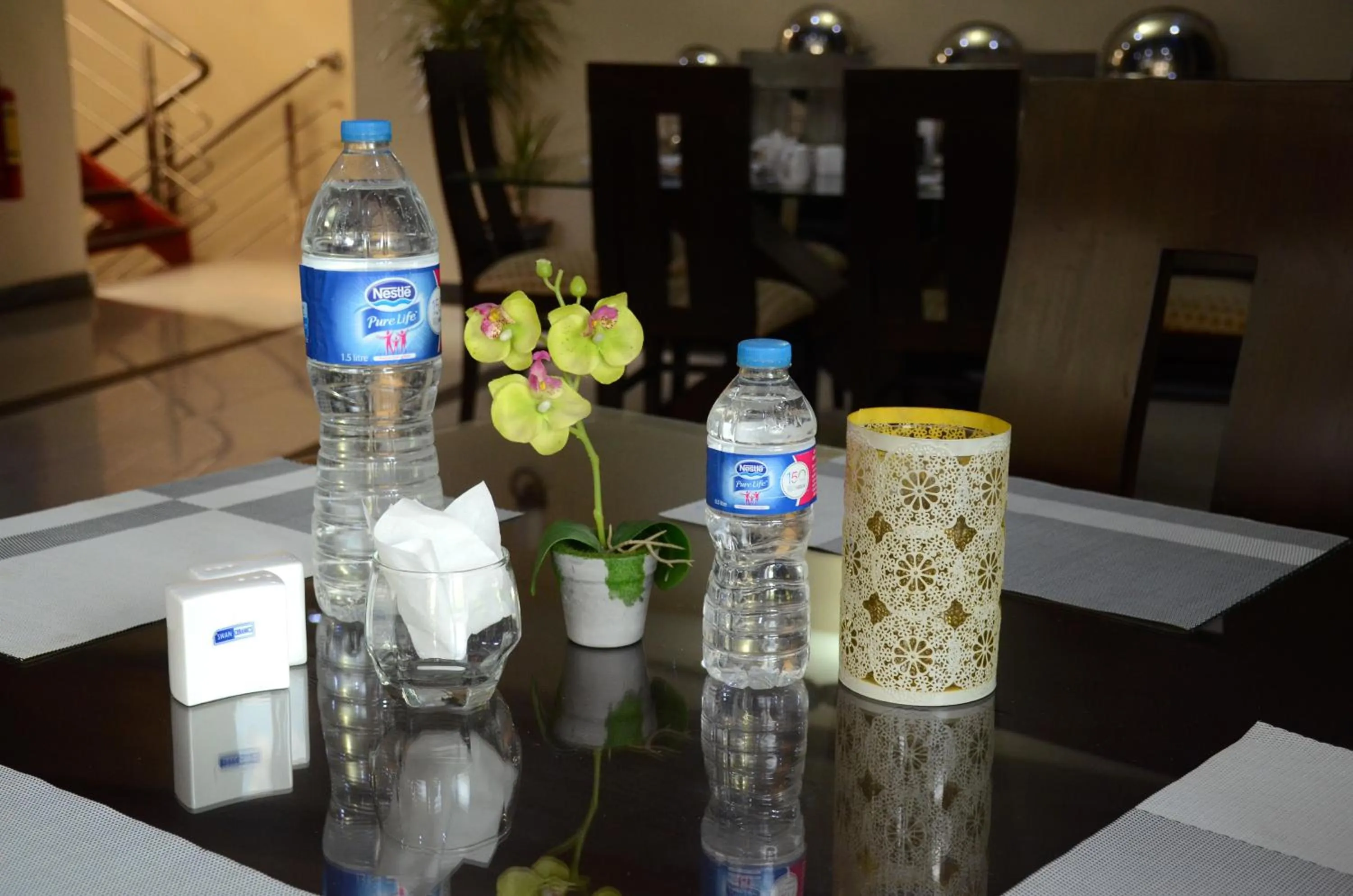 Drinks in Gofas Lodge