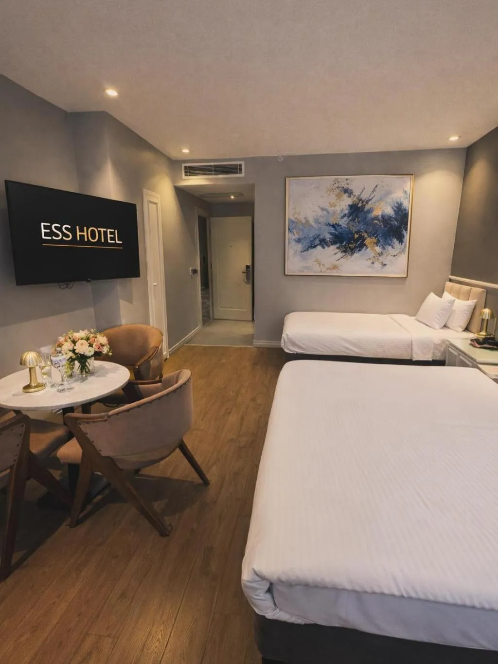 Photo of the whole room, Bed in Ess Hotel