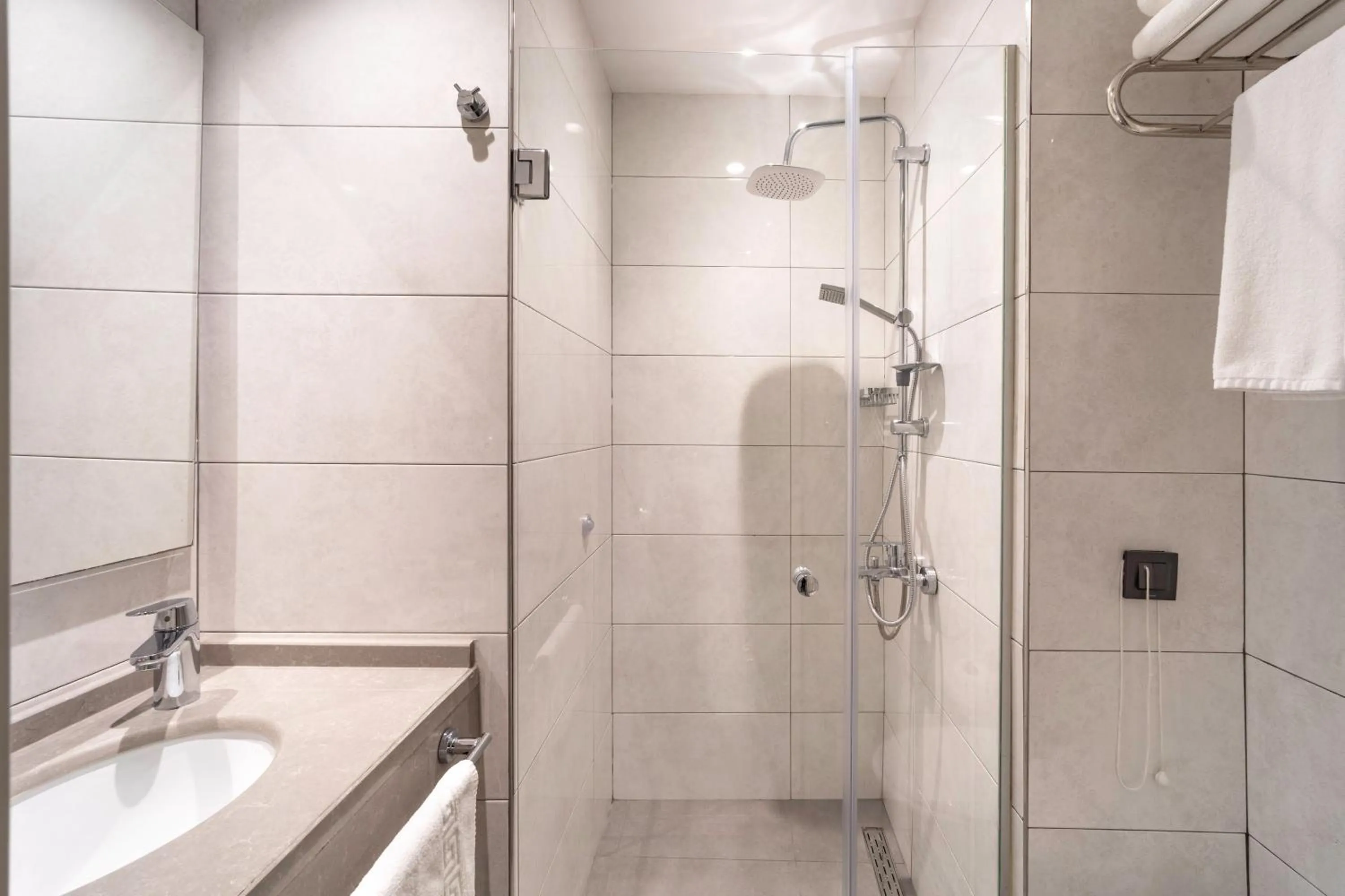 Bathroom in Ess Hotel