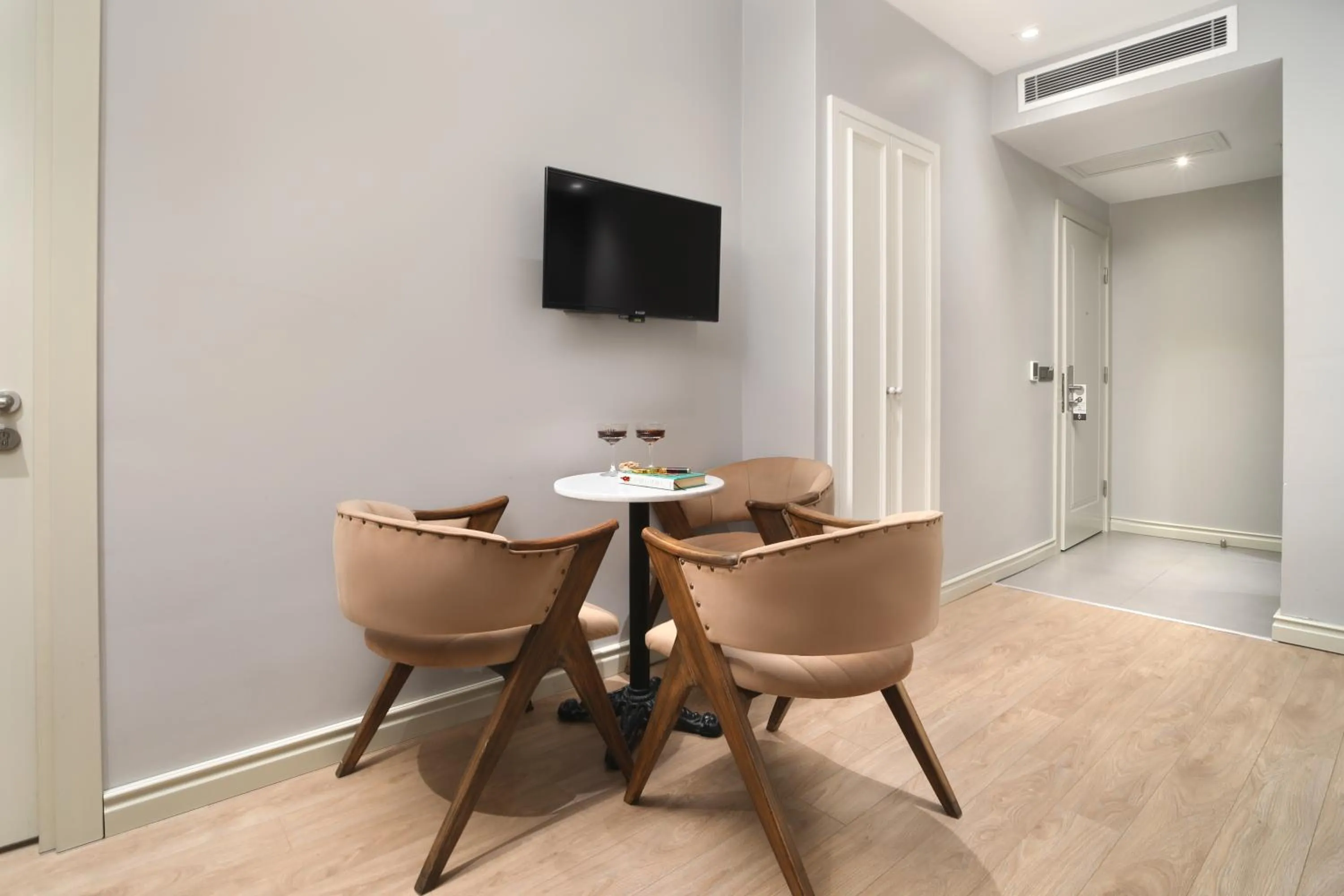 TV and multimedia in Ess Hotel