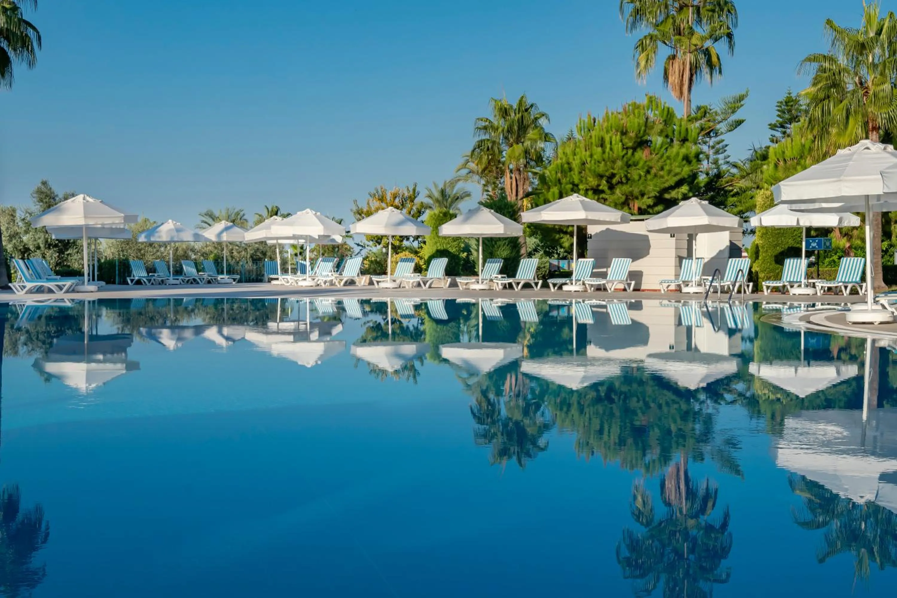 Swimming pool in Iz Flower Side Beach Hotel