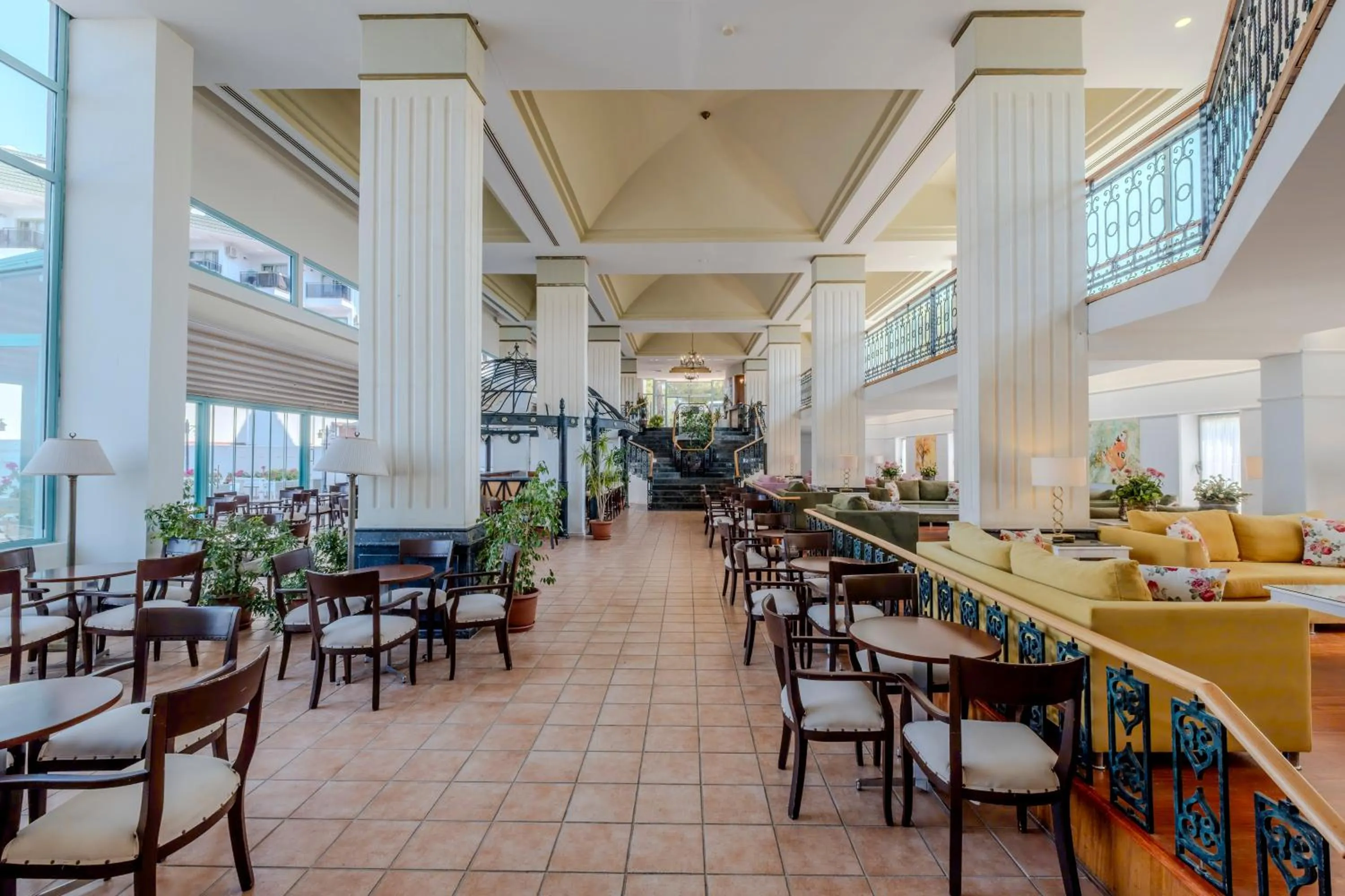 Iz Flower Side Beach Hotel