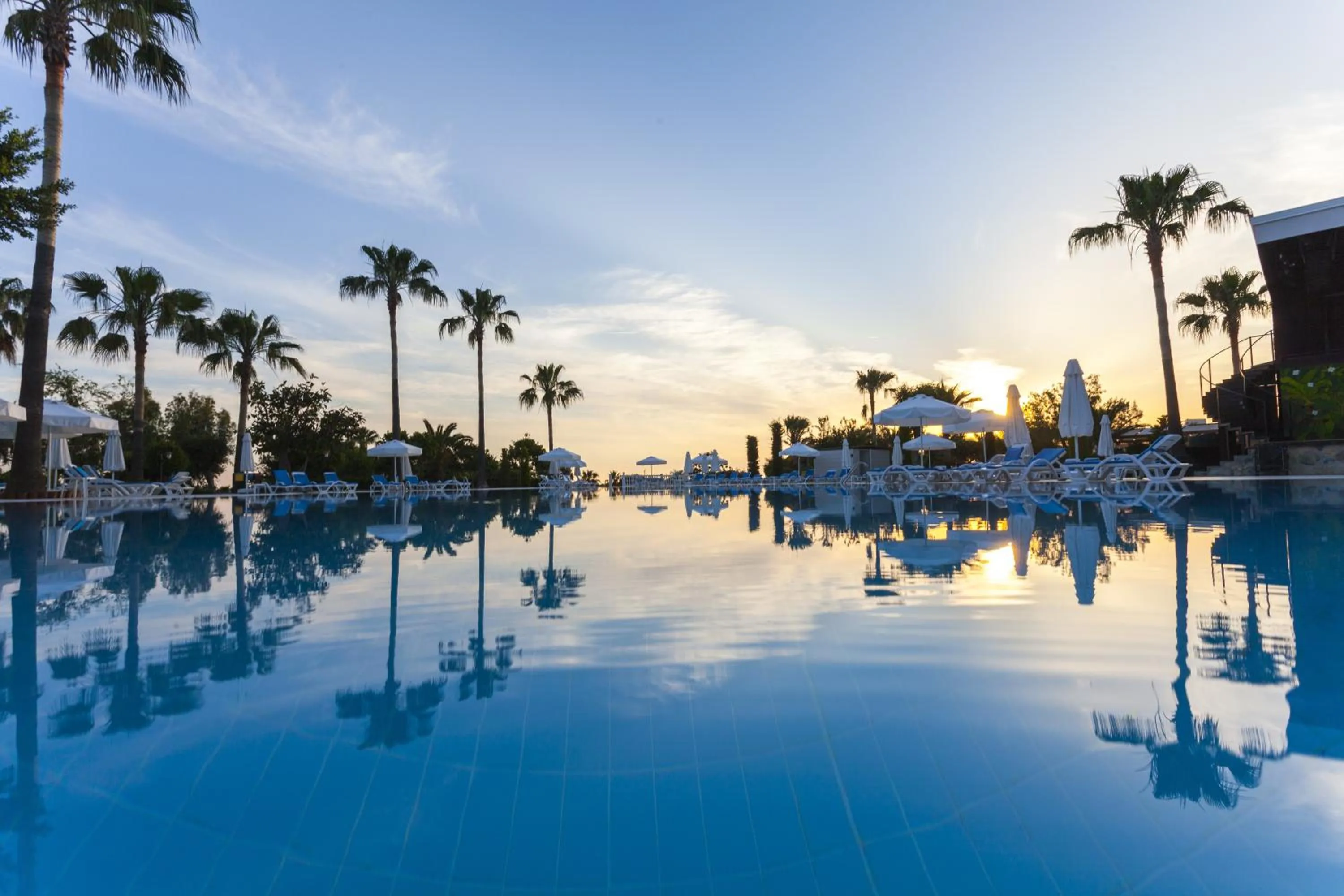 Swimming pool in Iz Flower Side Beach Hotel