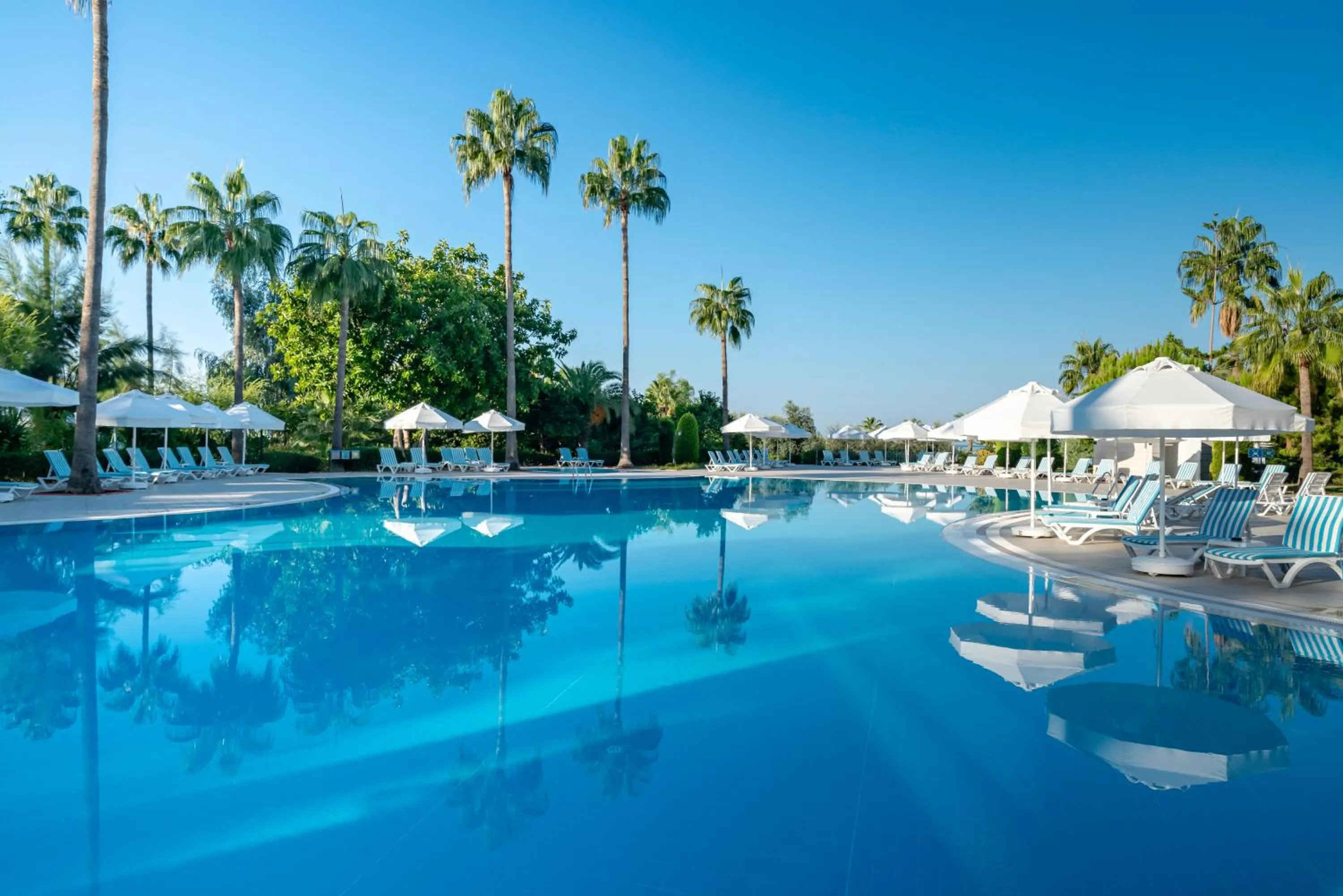 Iz Flower Side Beach Hotel