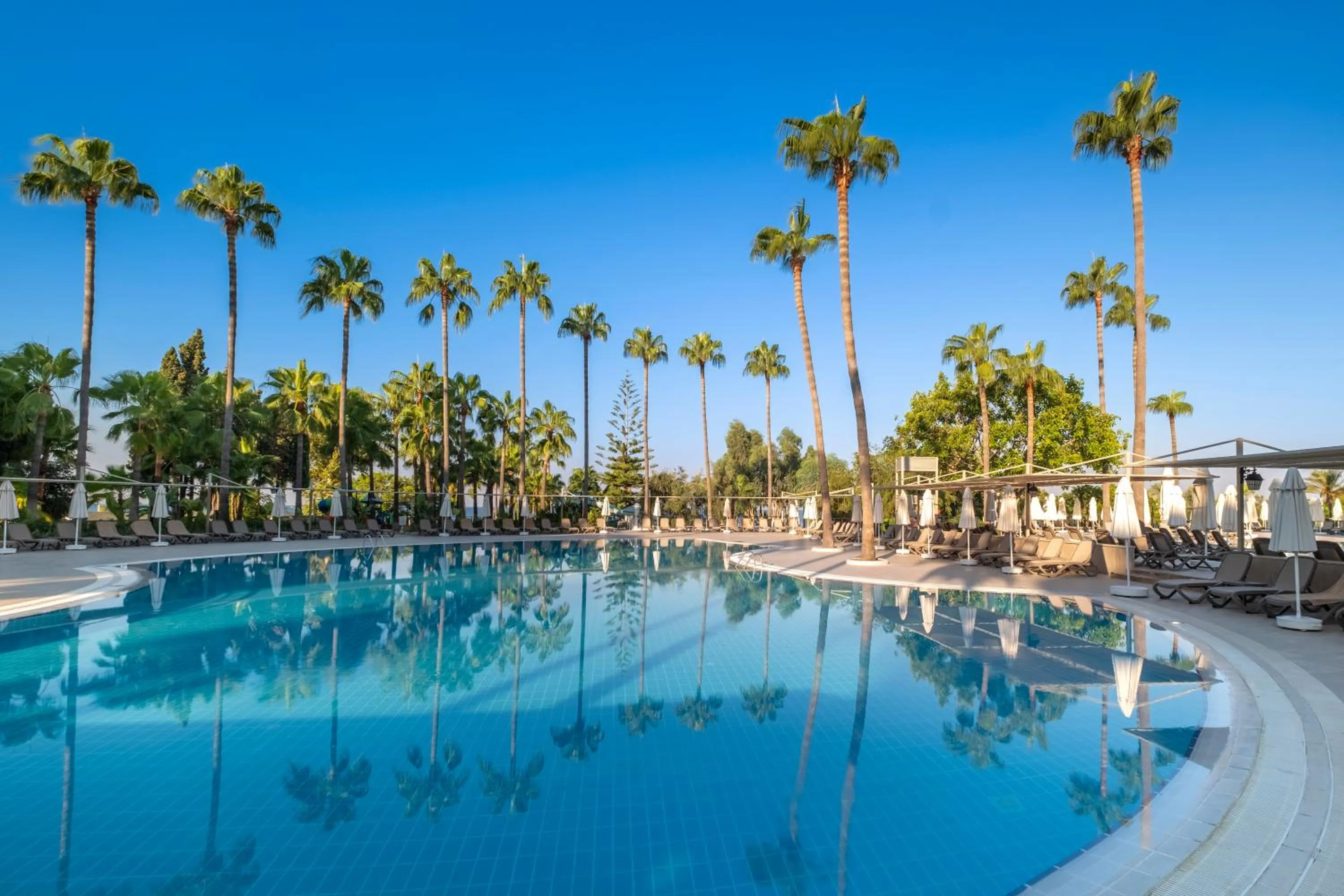 Iz Flower Side Beach Hotel