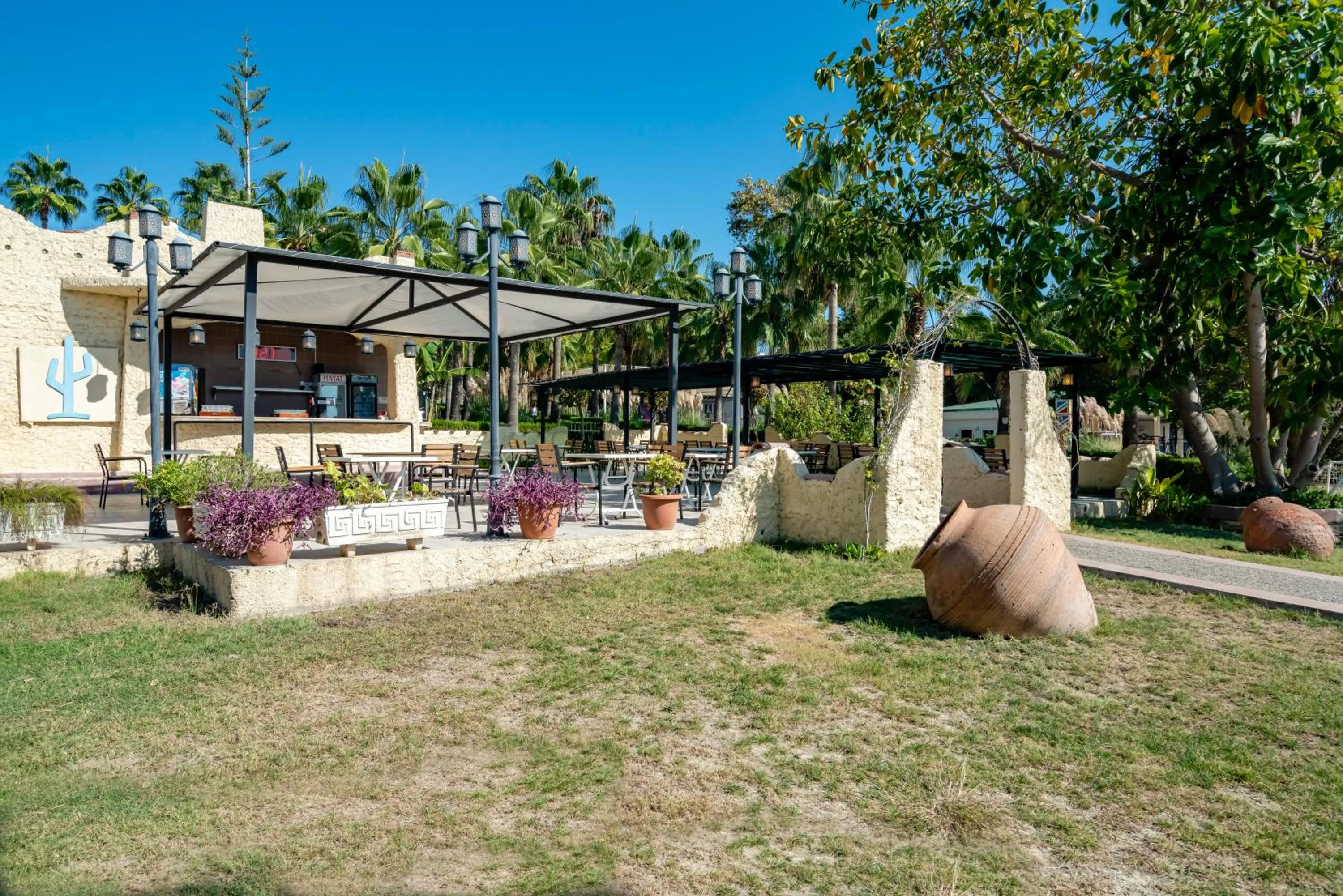 Iz Flower Side Beach Hotel