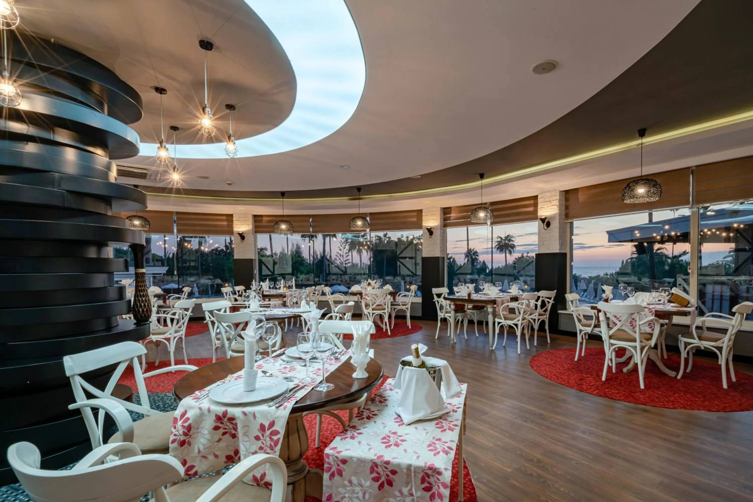 Iz Flower Side Beach Hotel