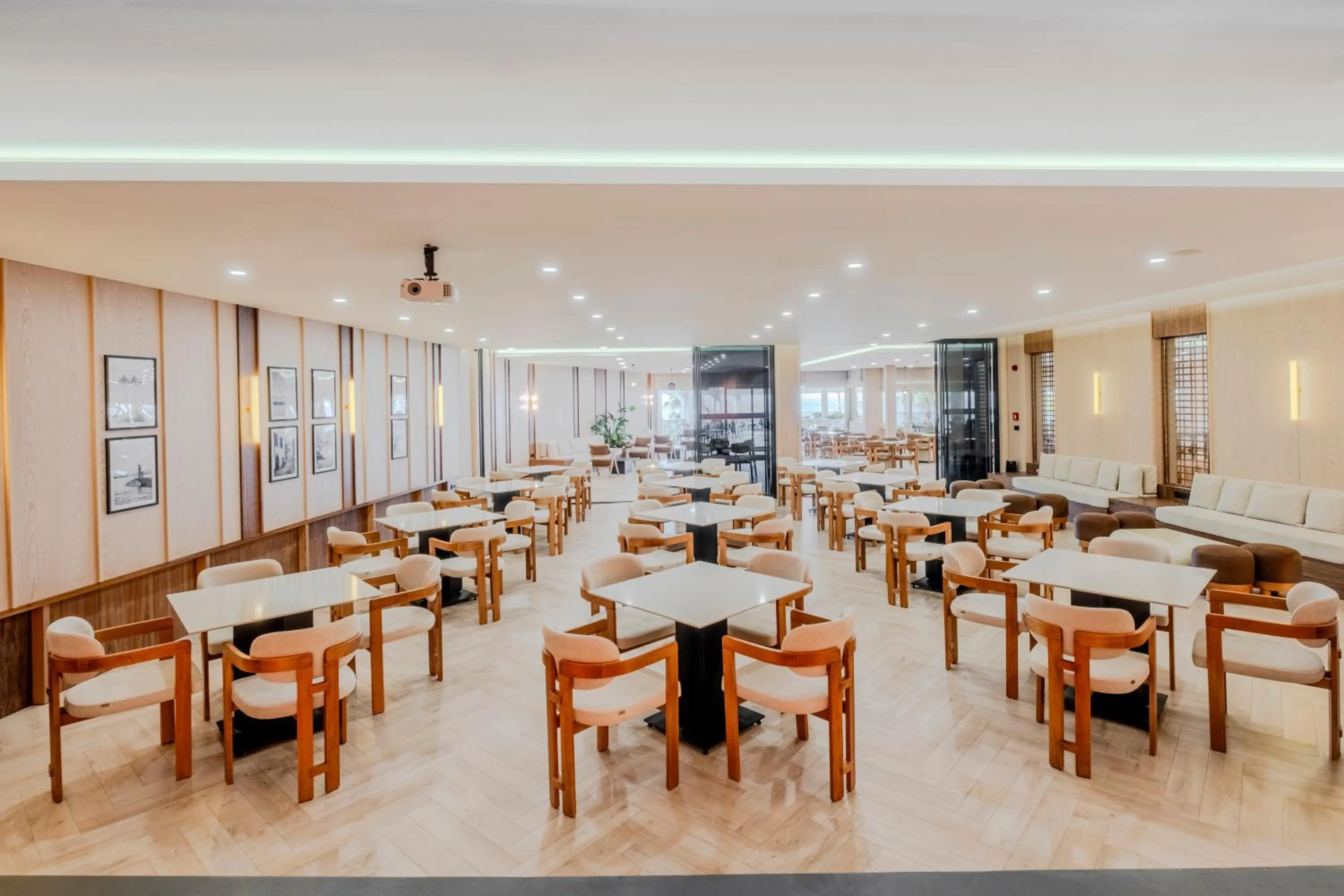 Iz Flower Side Beach Hotel