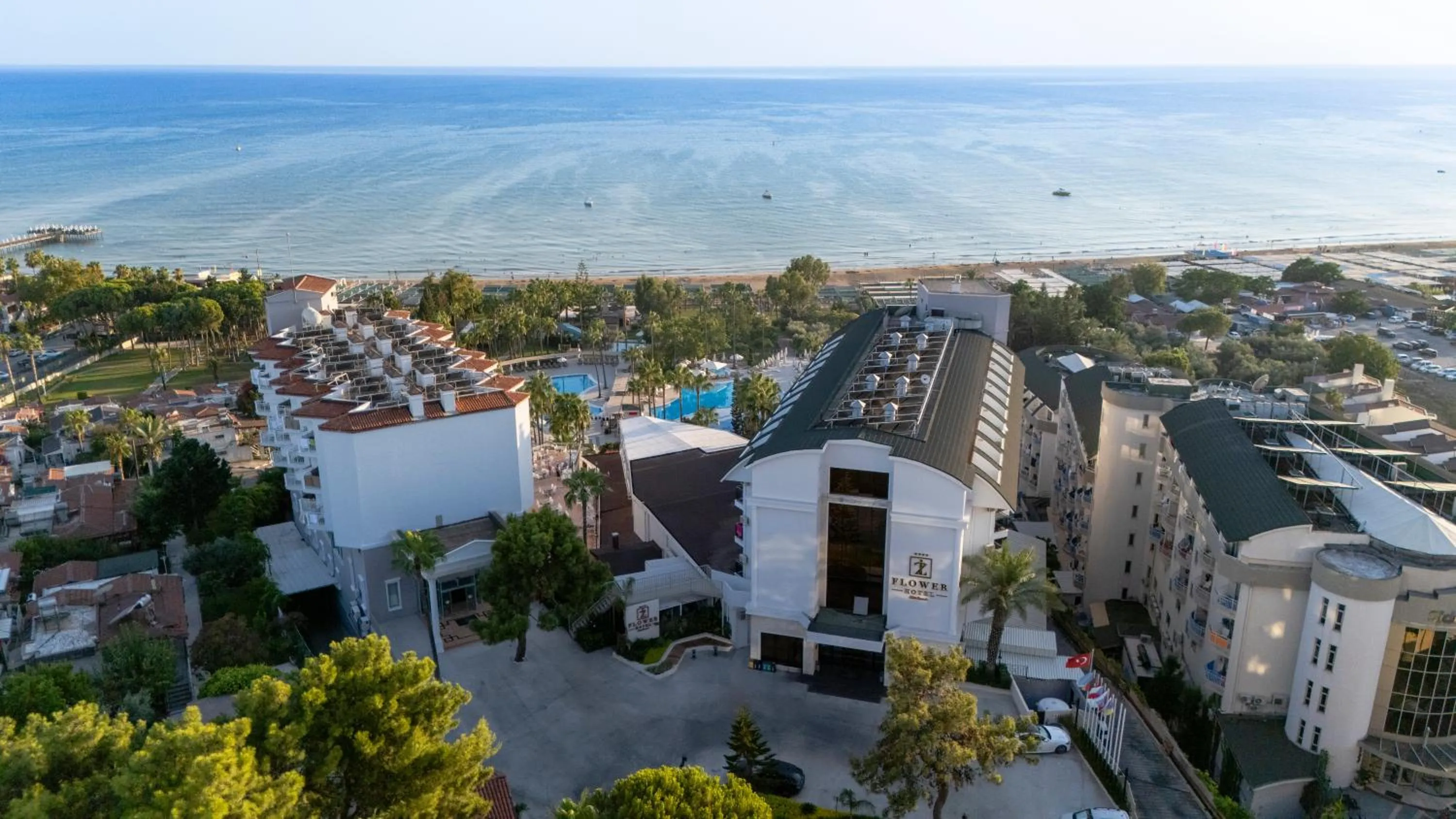 Iz Flower Side Beach Hotel