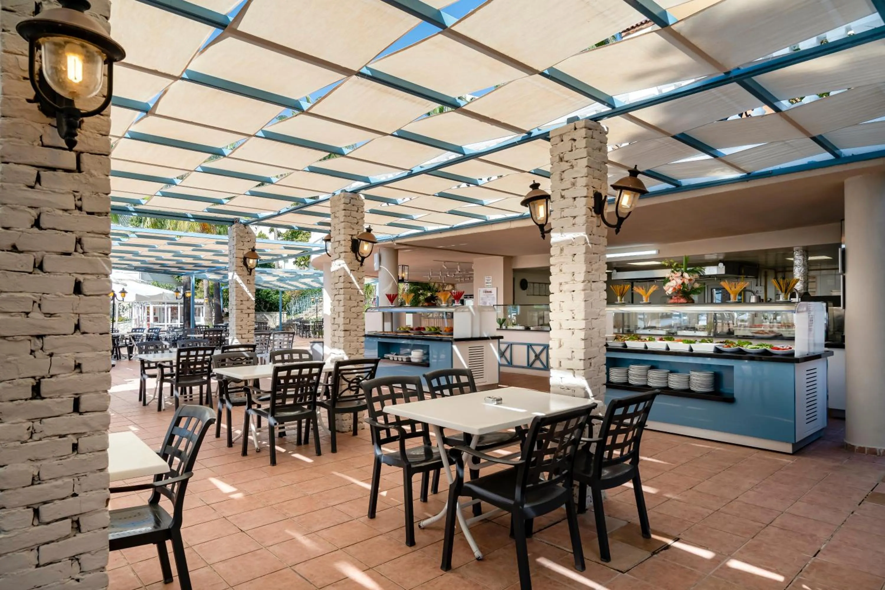 Iz Flower Side Beach Hotel