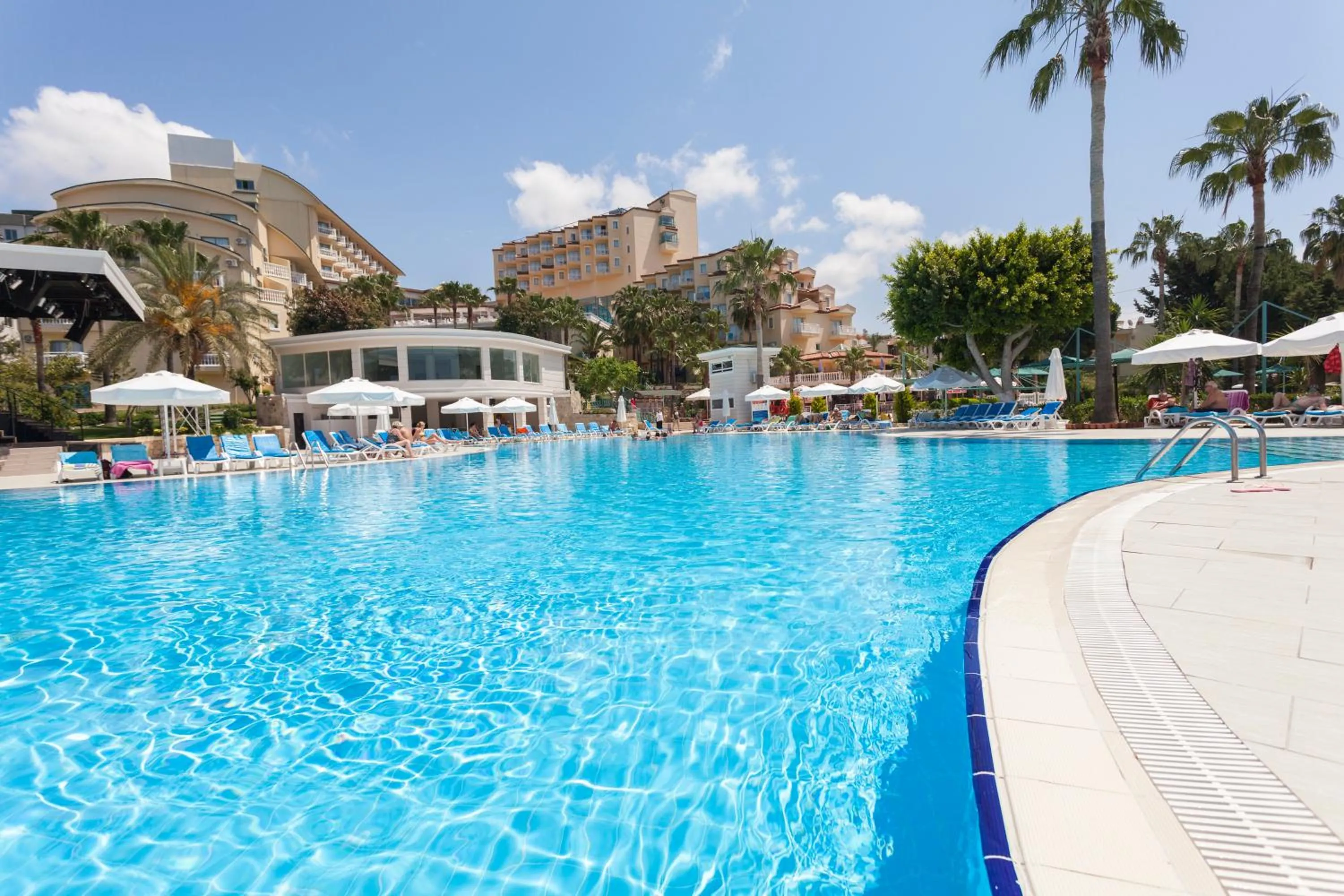 Swimming pool in Iz Flower Side Beach Hotel