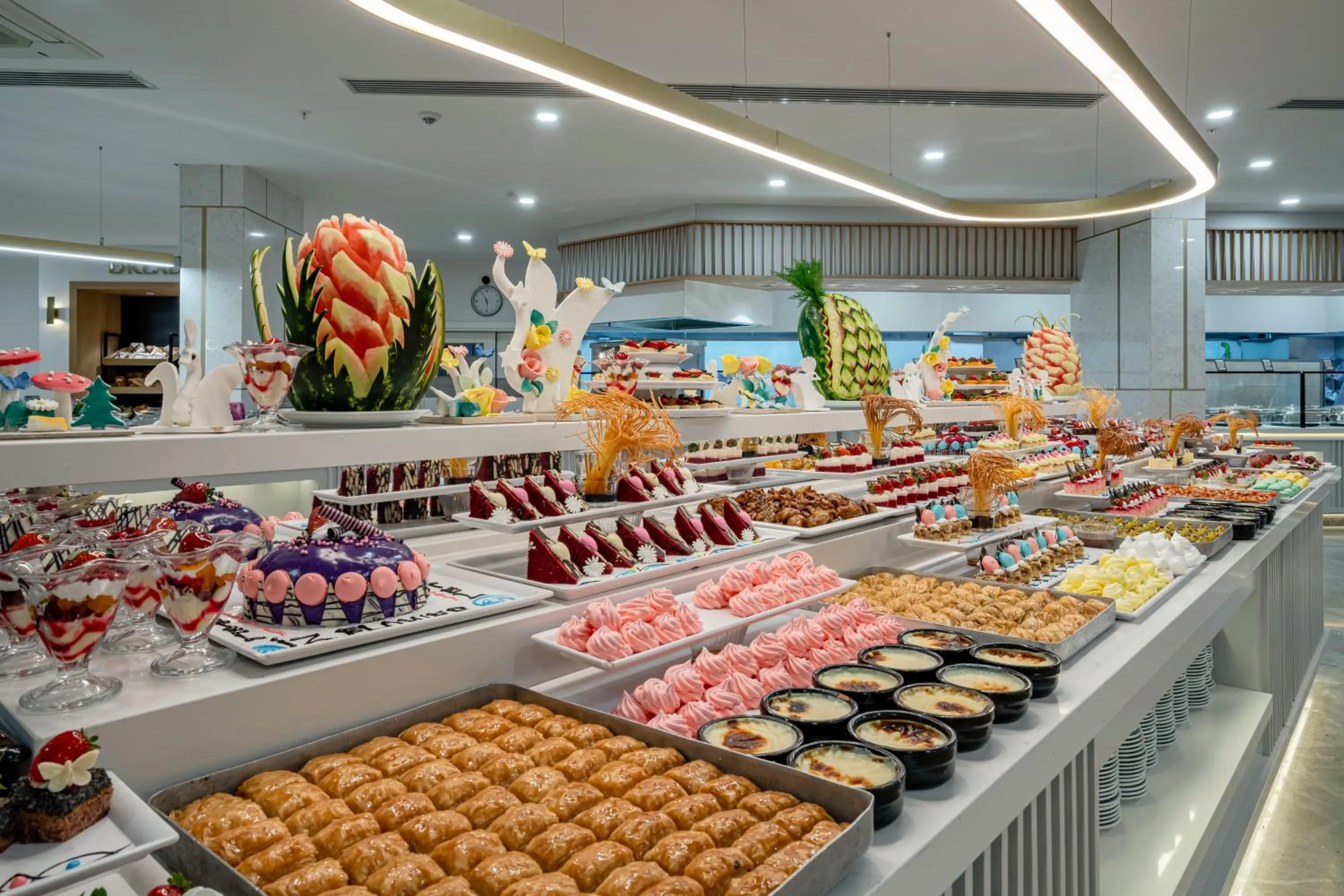 Restaurant/places to eat in Iz Flower Side Beach Hotel