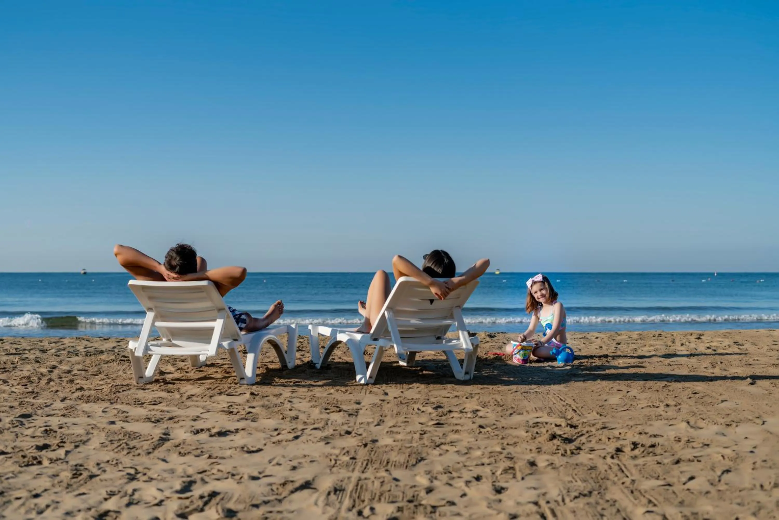 Iz Flower Side Beach Hotel