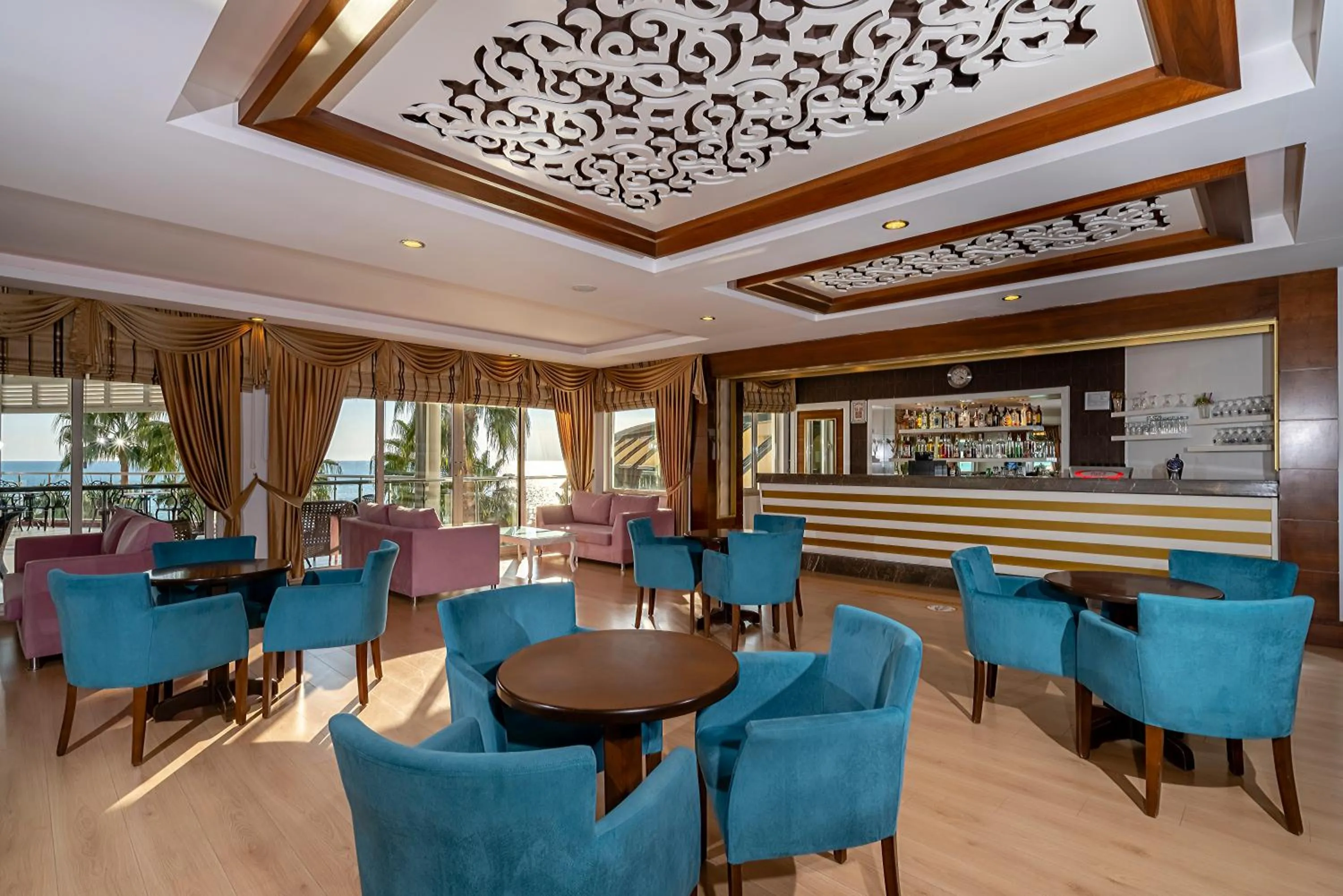 Lounge or bar in Iz Flower Side Beach Hotel