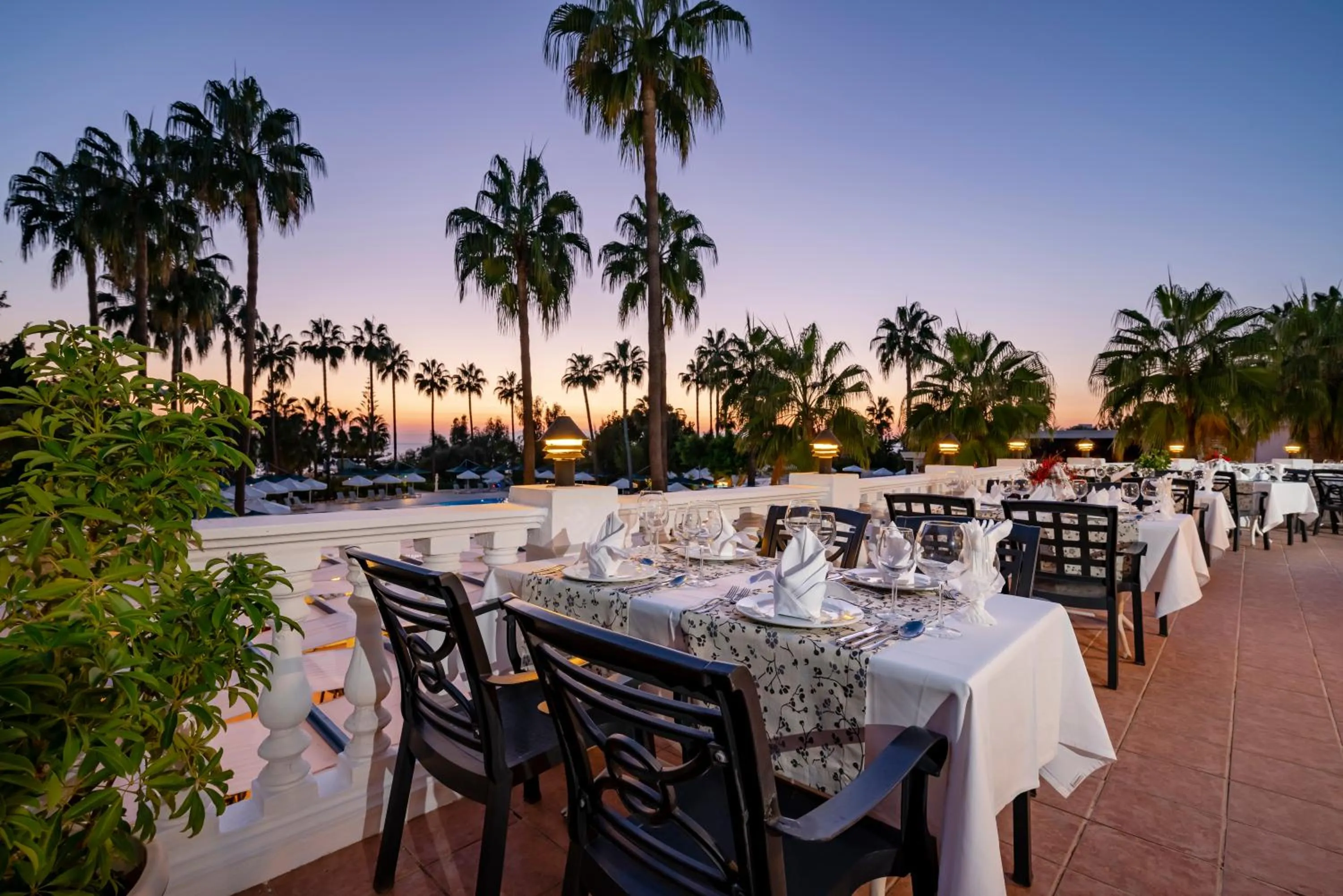 Iz Flower Side Beach Hotel