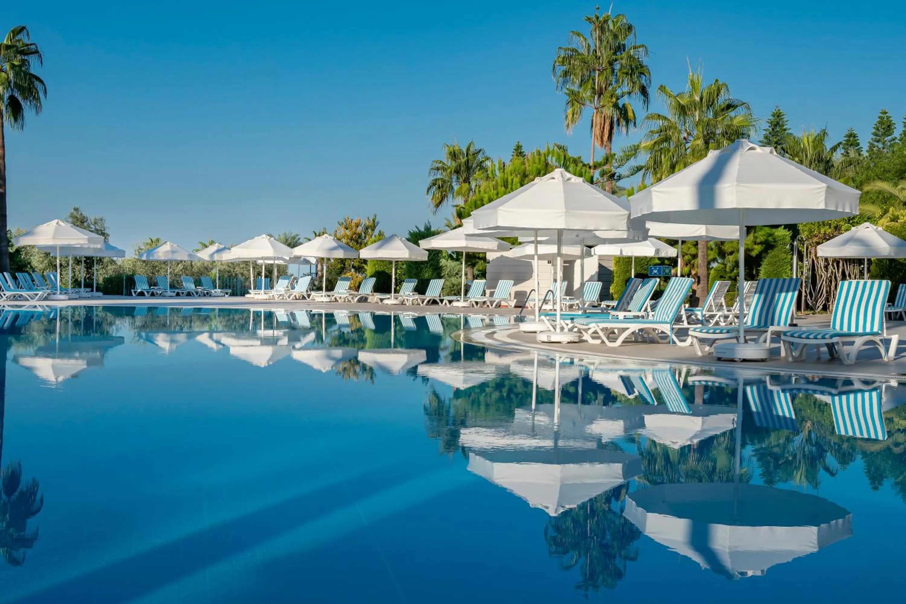 Iz Flower Side Beach Hotel