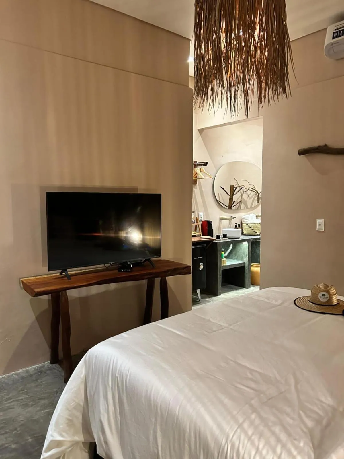 Bed in Villa Pantai Boutique Hotel Atins