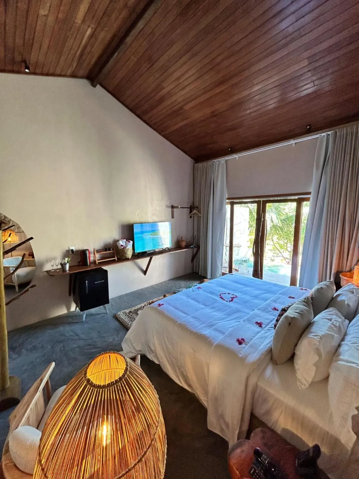 Bed in Villa Pantai Boutique Hotel Atins