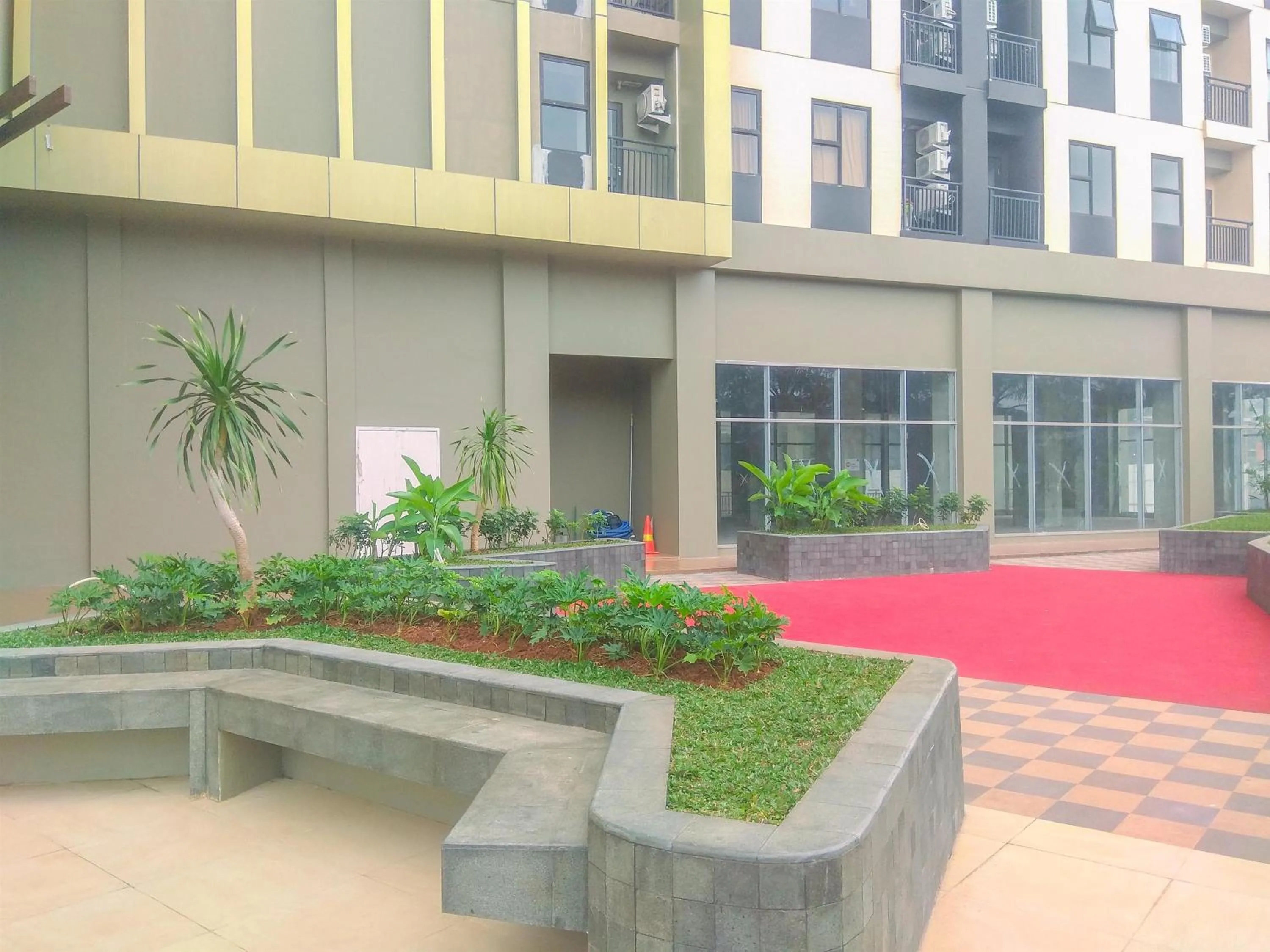Cozy Studio at Transpark Cibubur Apartment By Travelio
