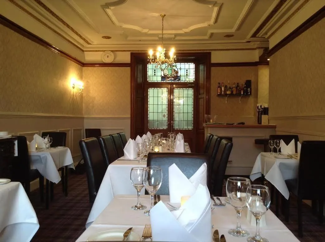 Restaurant/places to eat in Arundel House