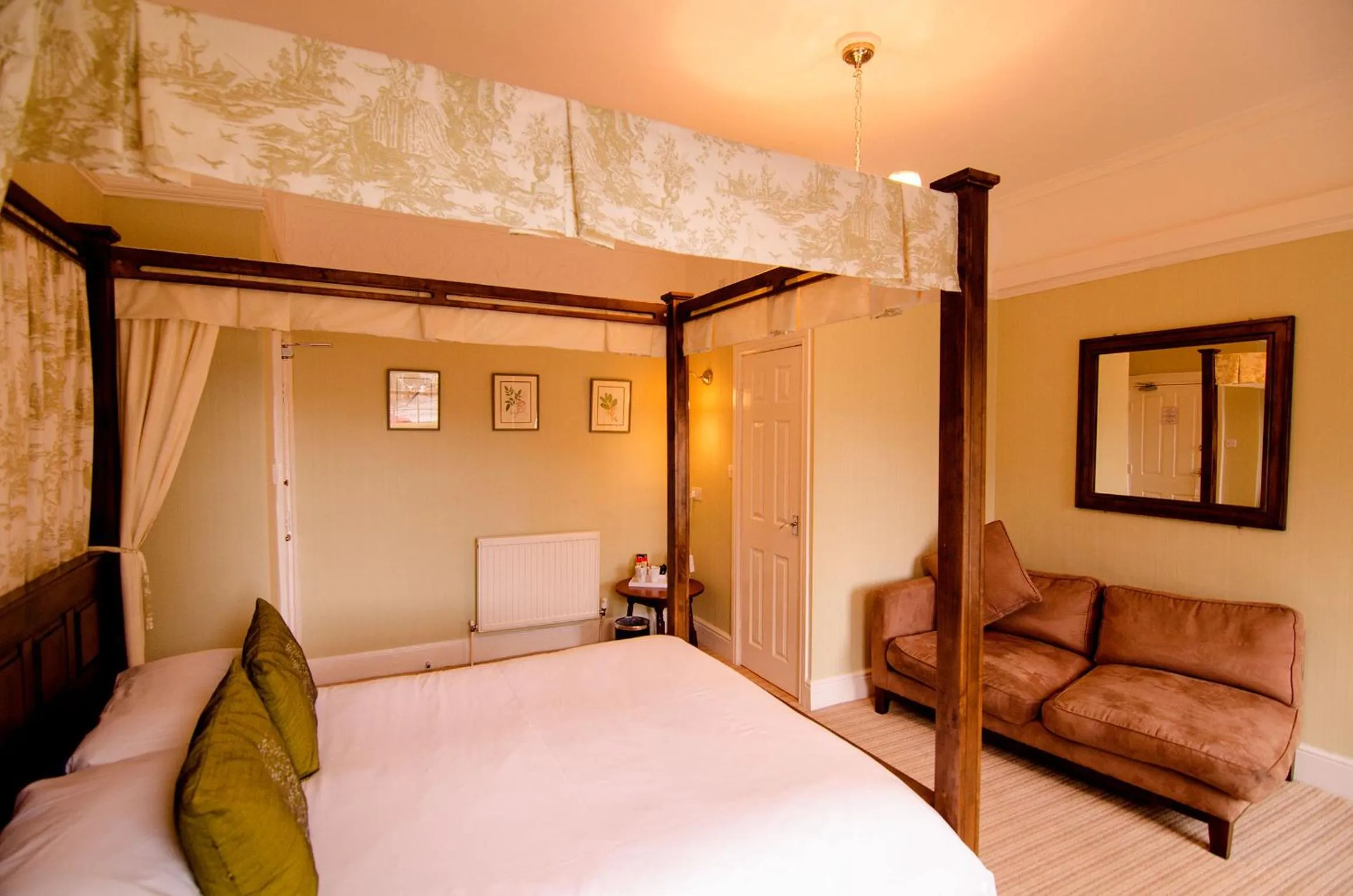 Bedroom, Bed in Arundel House