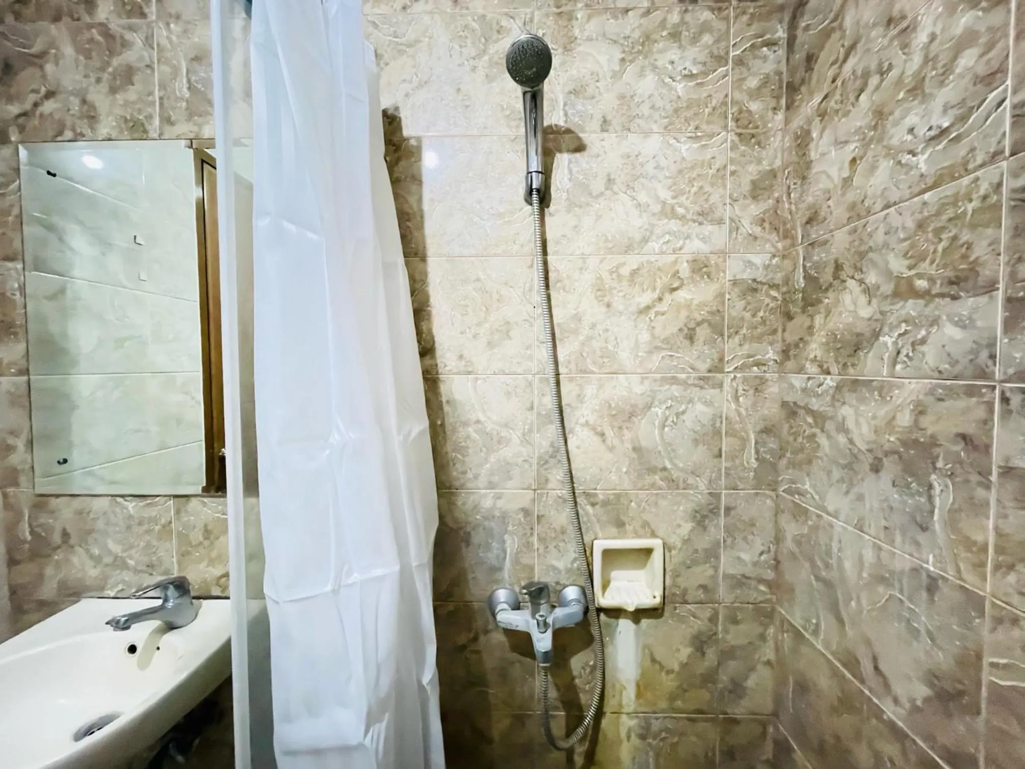 Executive Private 2BR at Galeri Ciumbuleuit 1 Apartement By Travelio