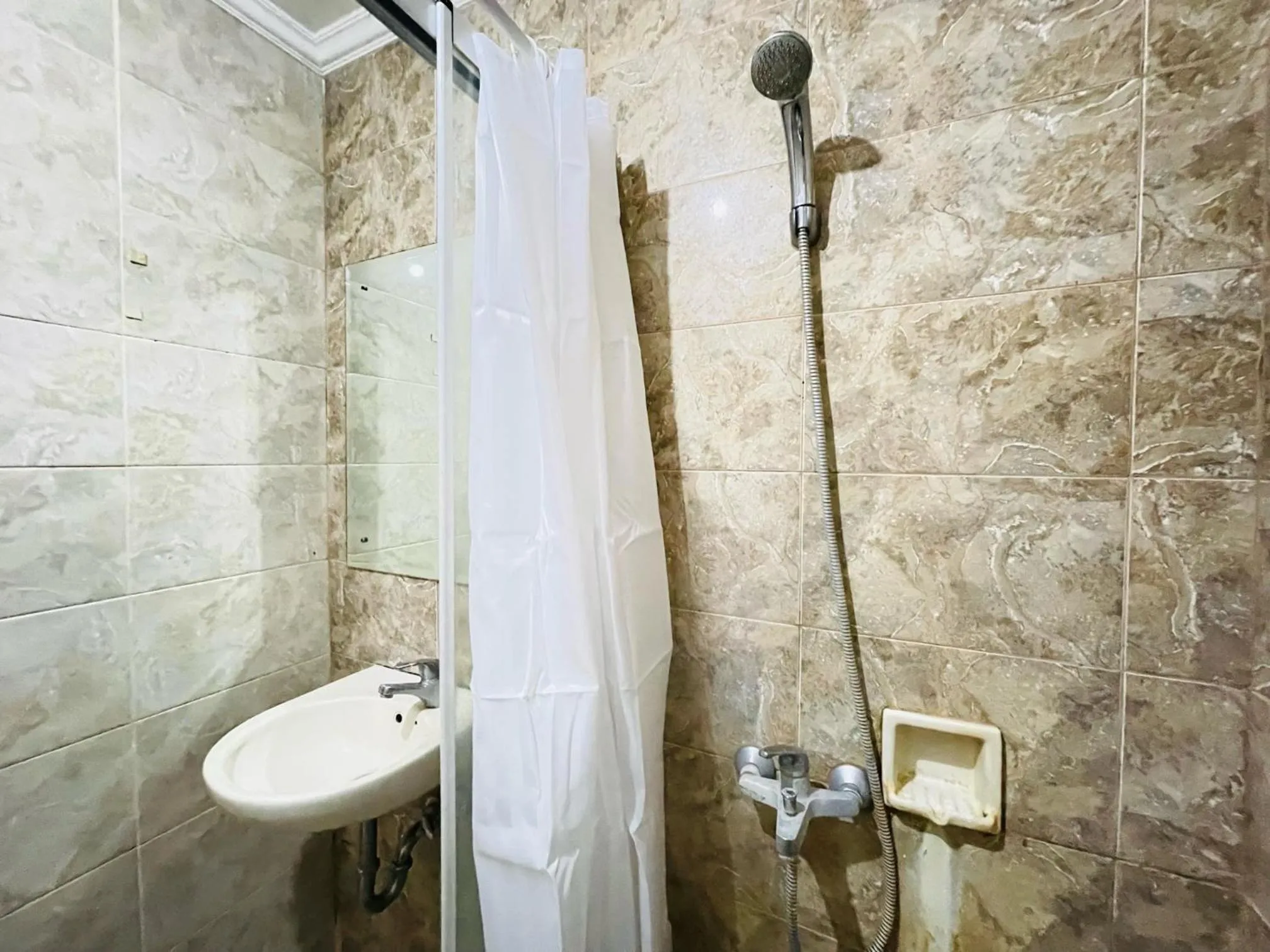 Executive Private 2BR at Galeri Ciumbuleuit 1 Apartement By Travelio