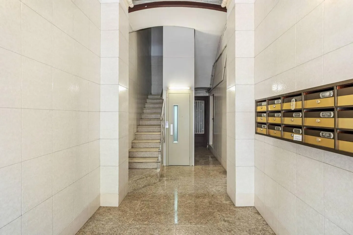 Avenida Gaudí View 2-Min to Sagrada