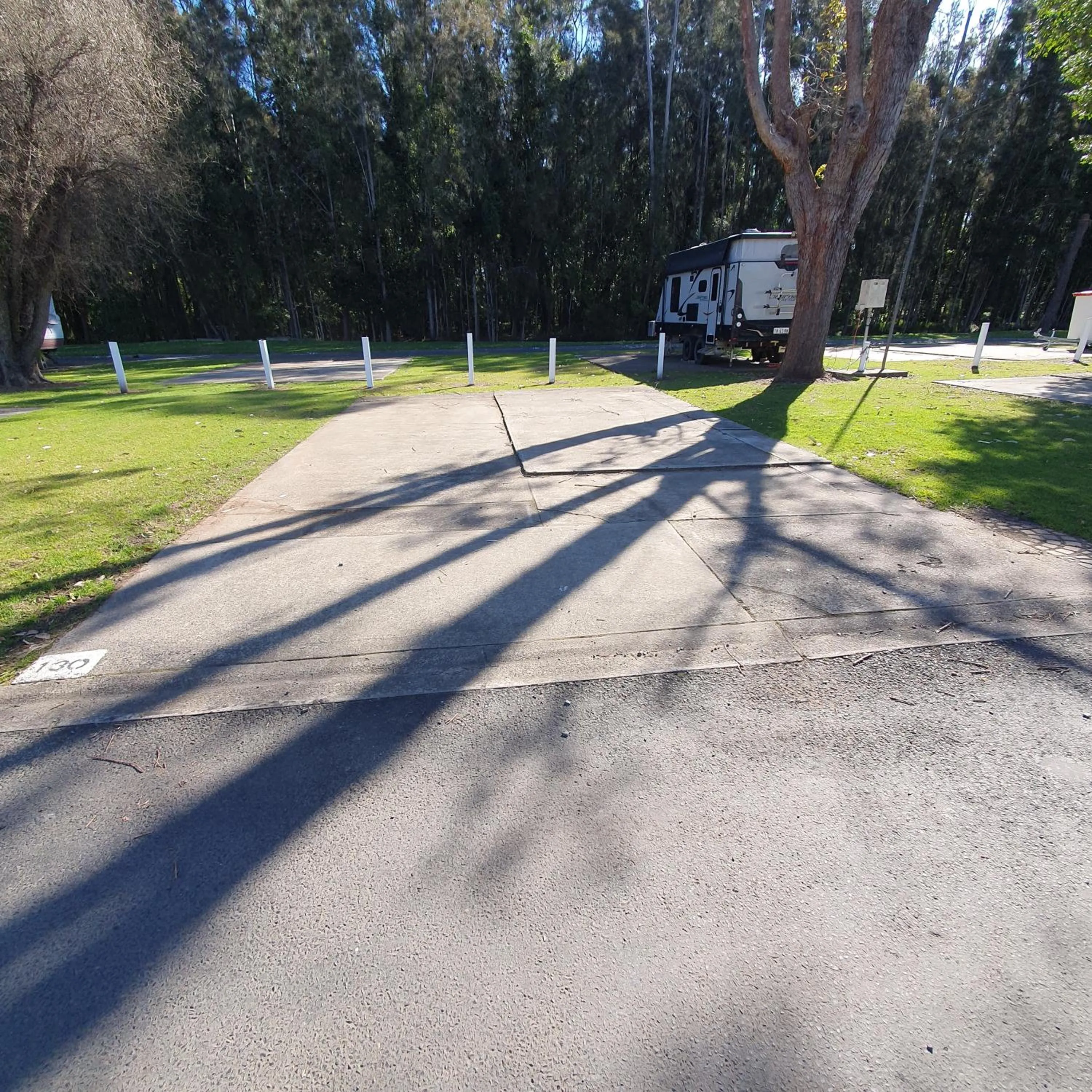 Pleasurelea Tourist Resort & Caravan Park