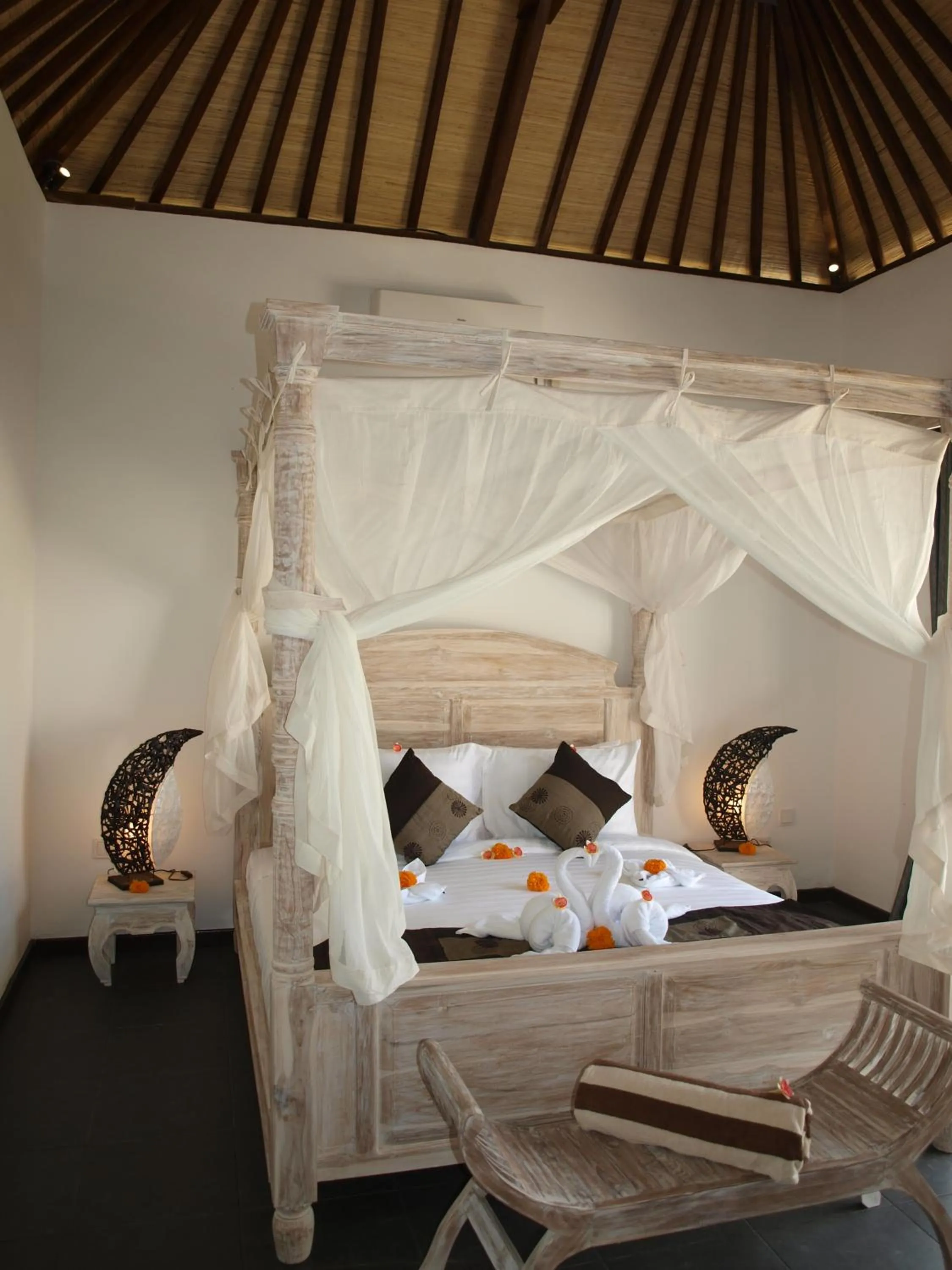 Bed in Uma Kama Villa