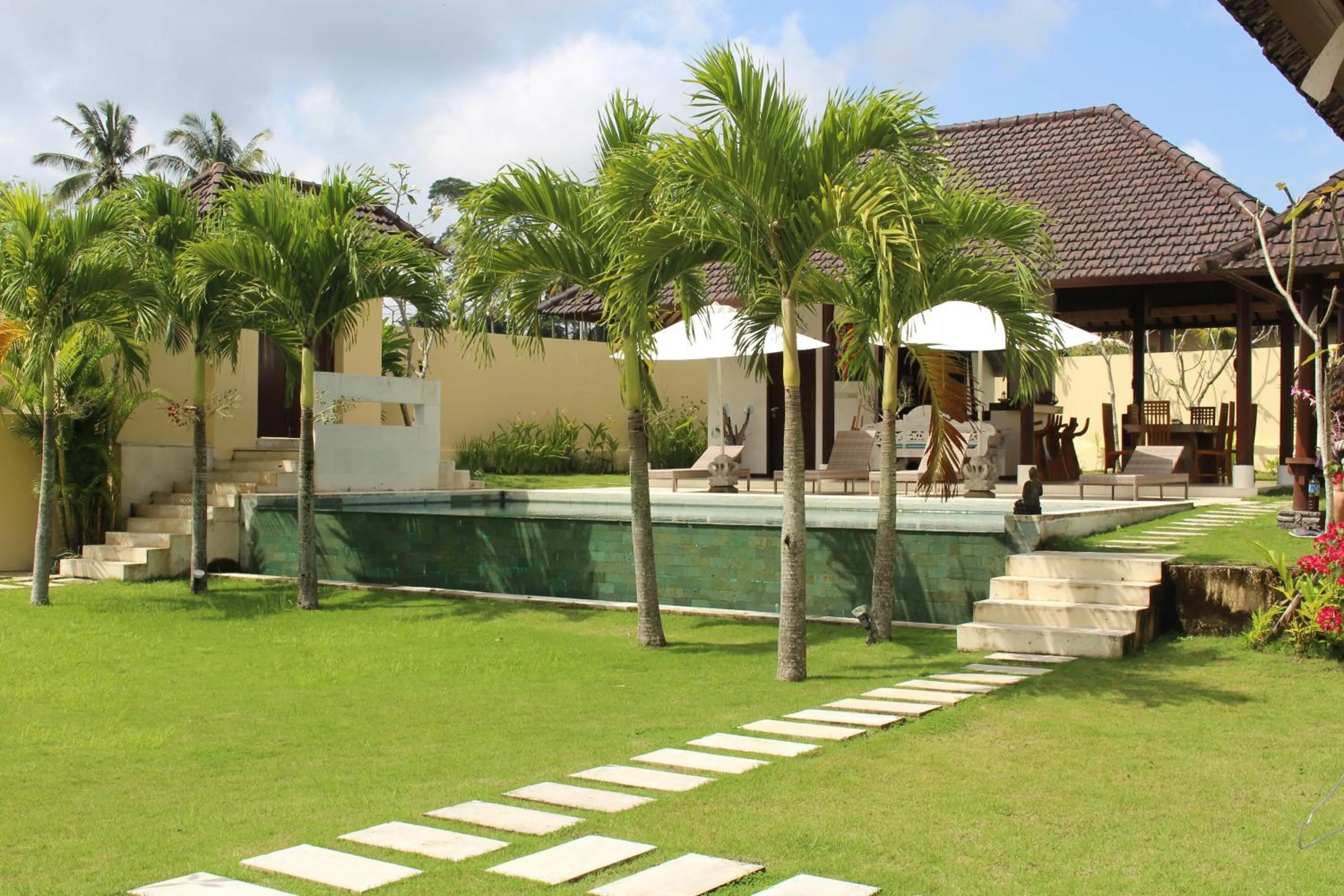 Garden view in Uma Kama Villa