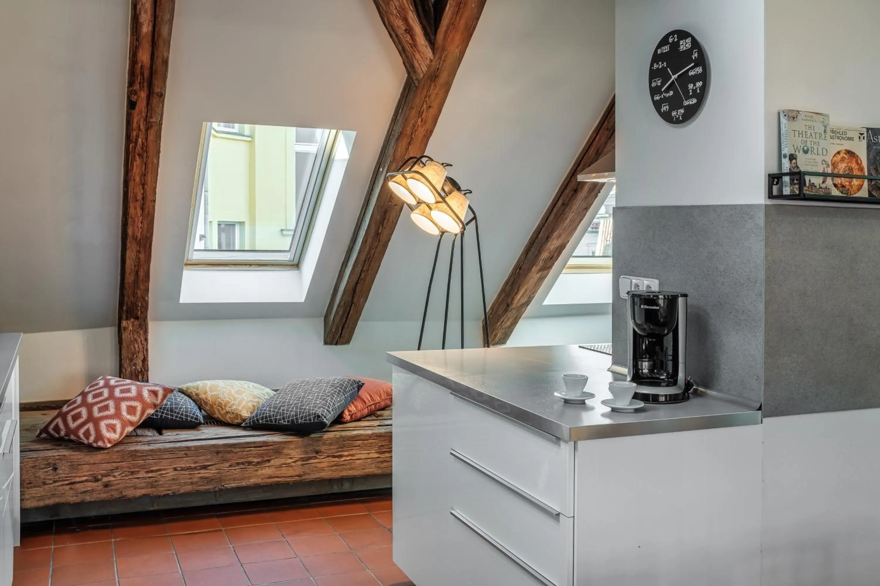 Kitchen or kitchenette in 4 Arts Apartments by Adrez