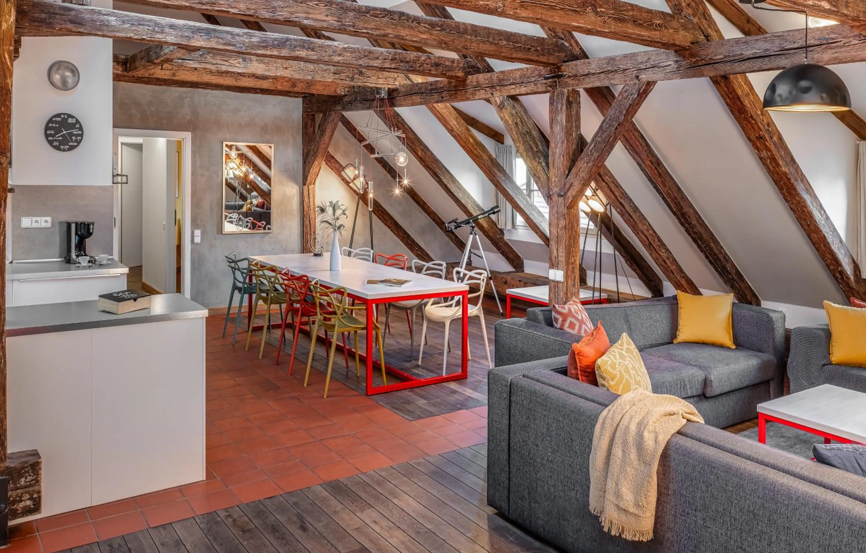 Kitchen or kitchenette in 4 Arts Apartments by Adrez