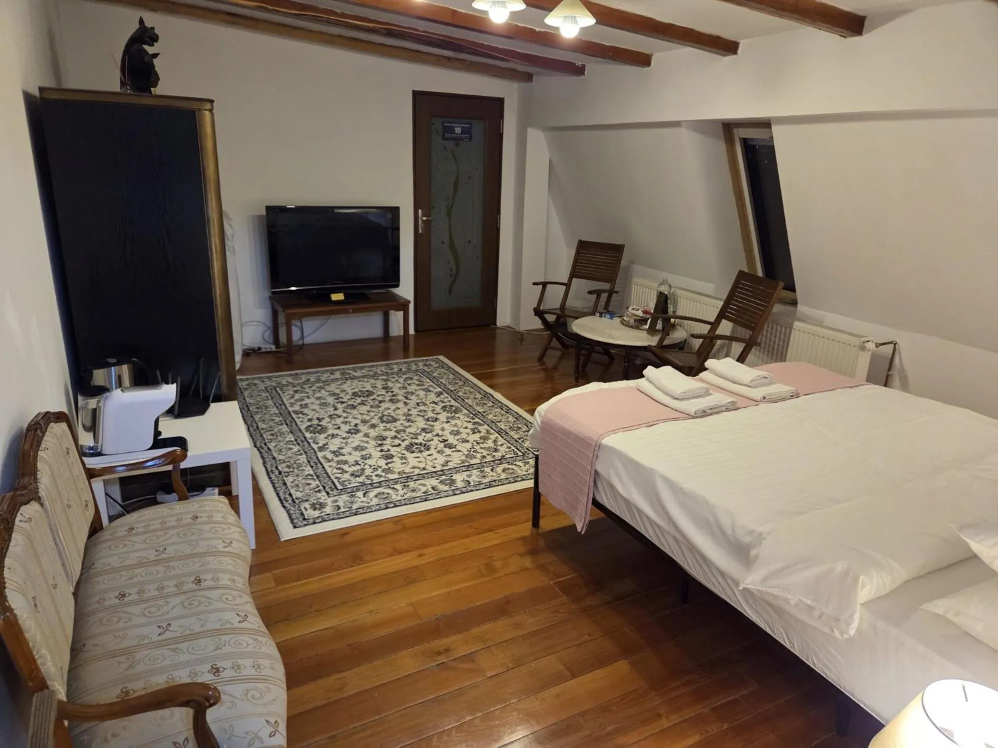 Bed in Bucharest Boutique Accommodation by Hotels