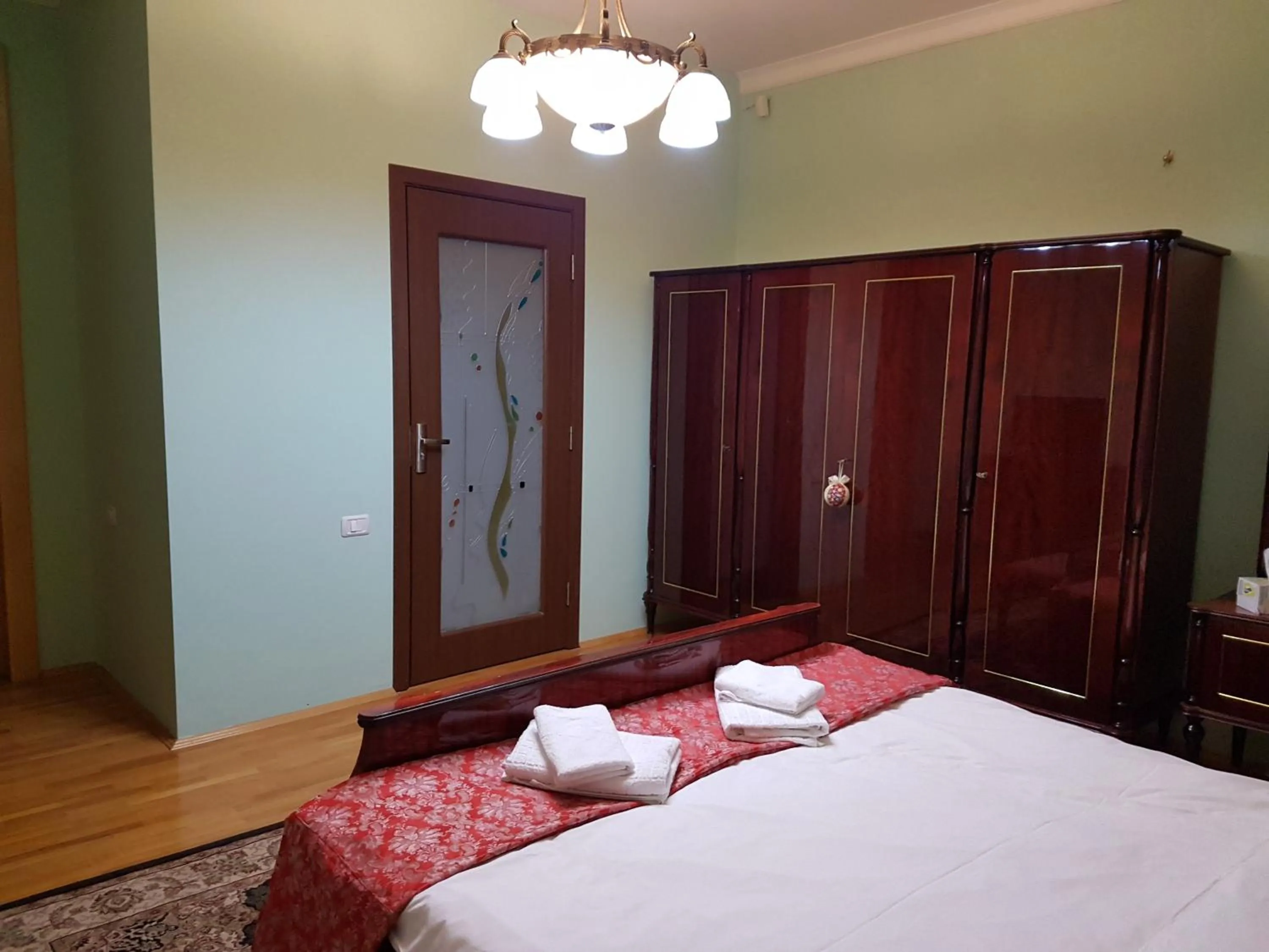 Bathroom, Bed in Bucharest Boutique Accommodation by Hotels