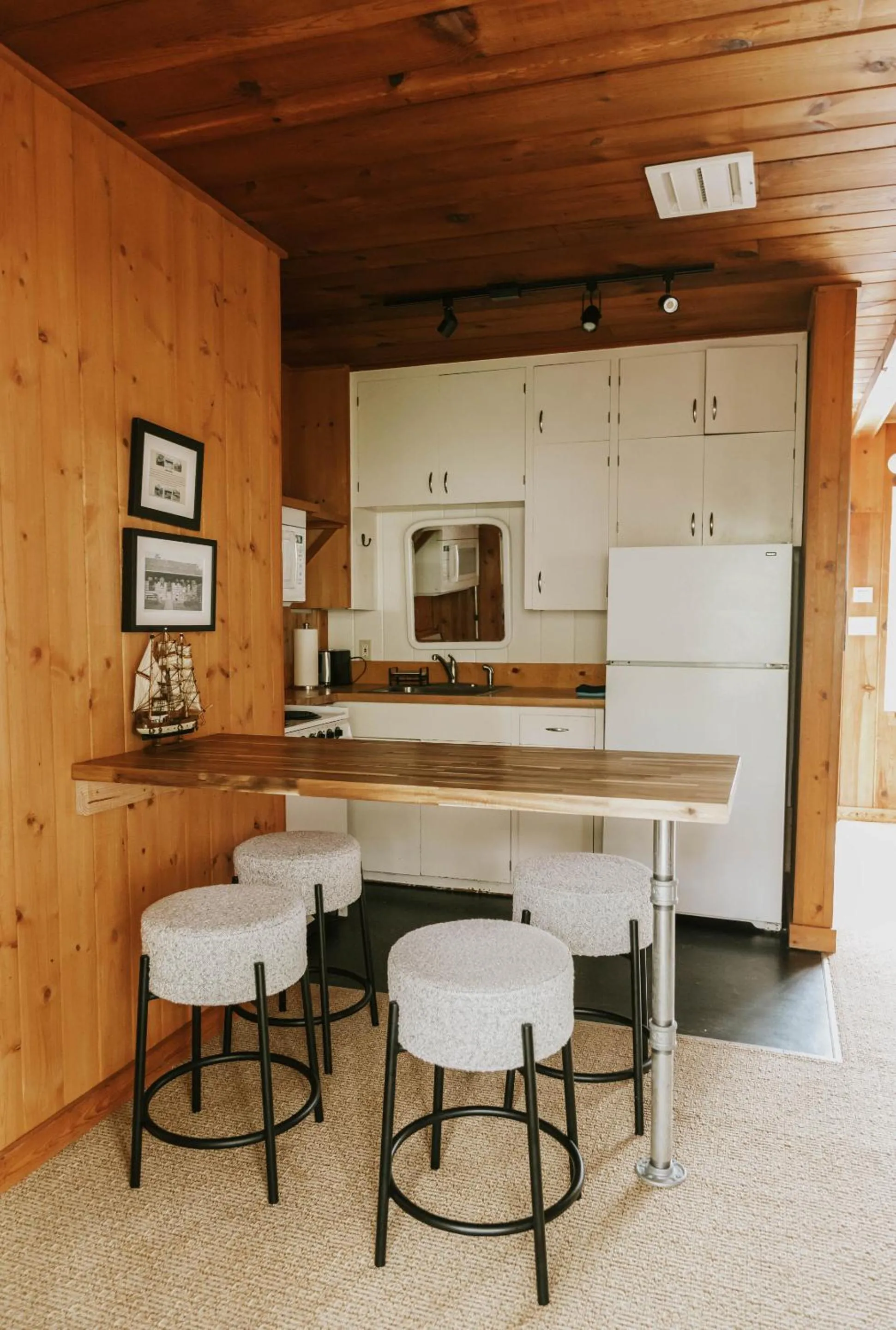 Kitchen or kitchenette in The Inn at Arch Cape