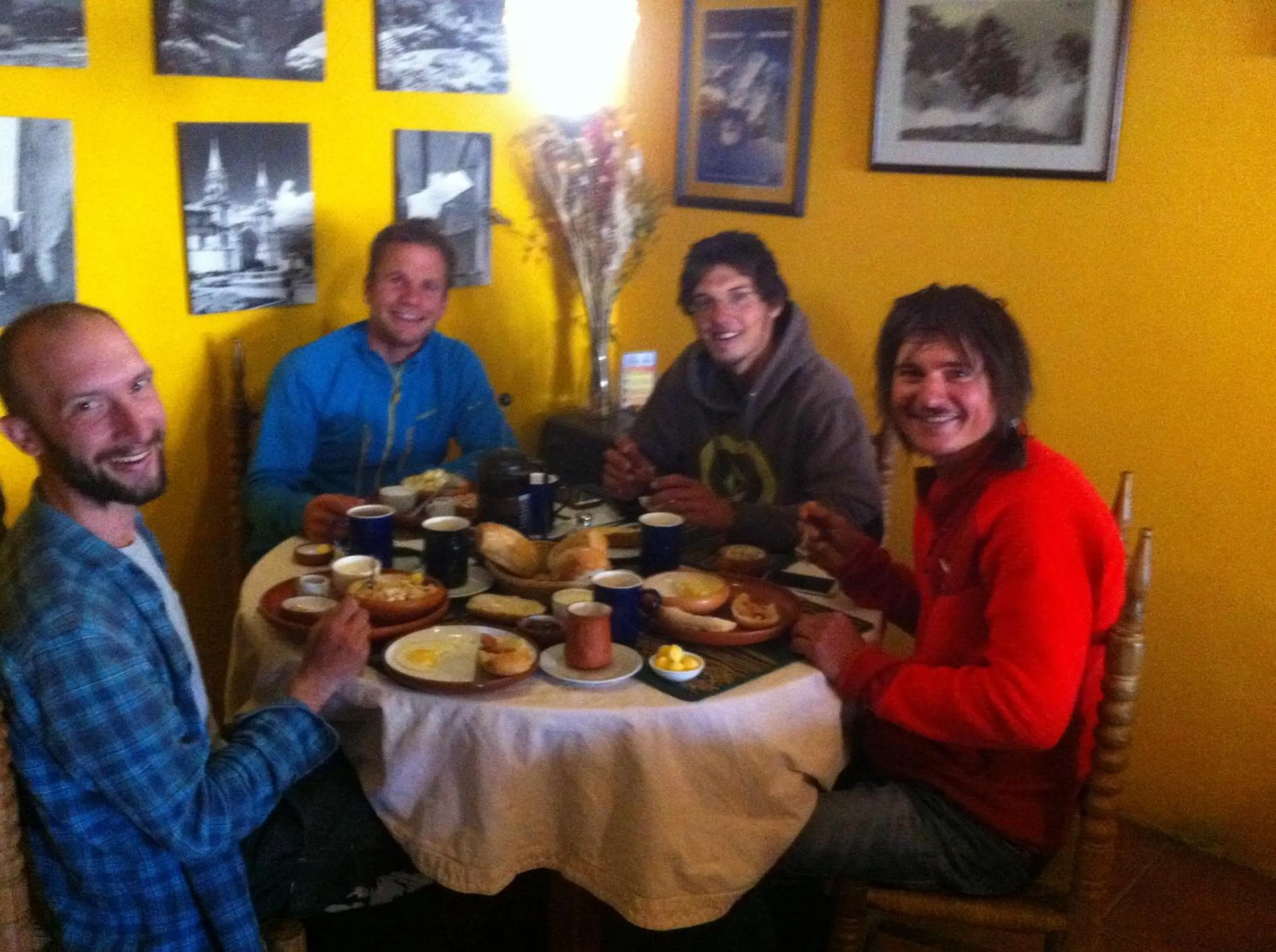 People in La Casa de Zarela