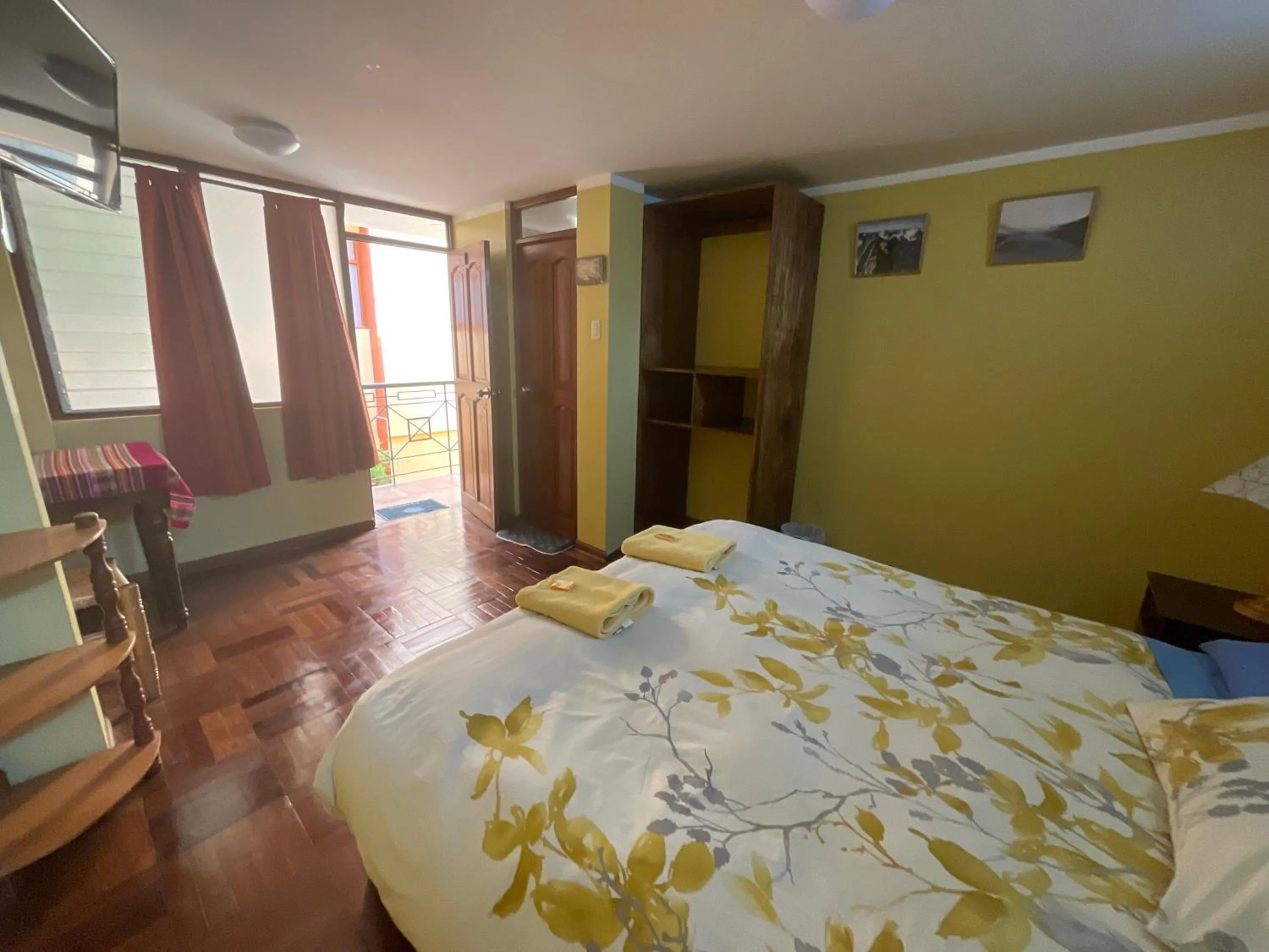 Photo of the whole room, Bed in La Casa de Zarela