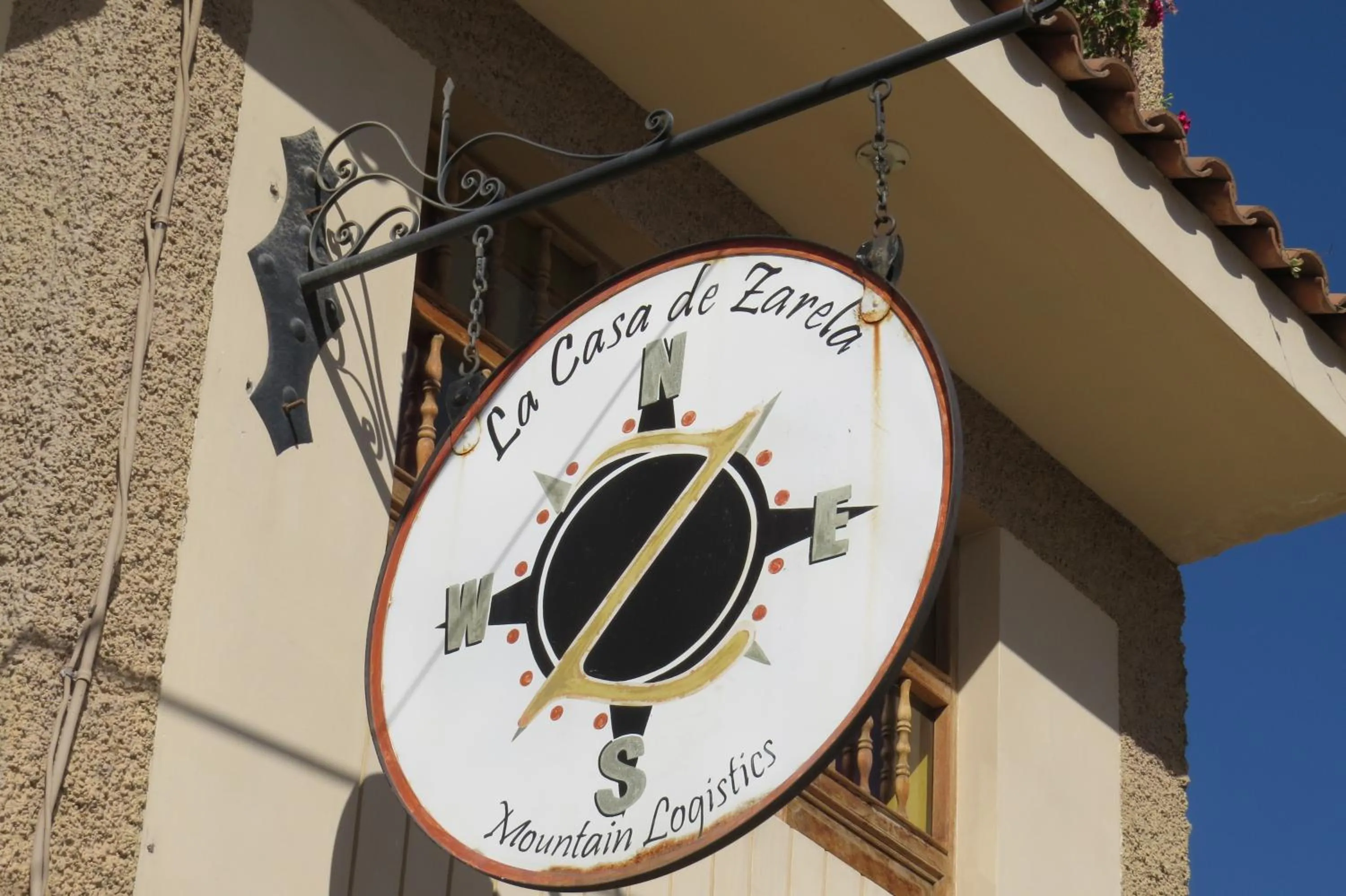 Property building in La Casa de Zarela