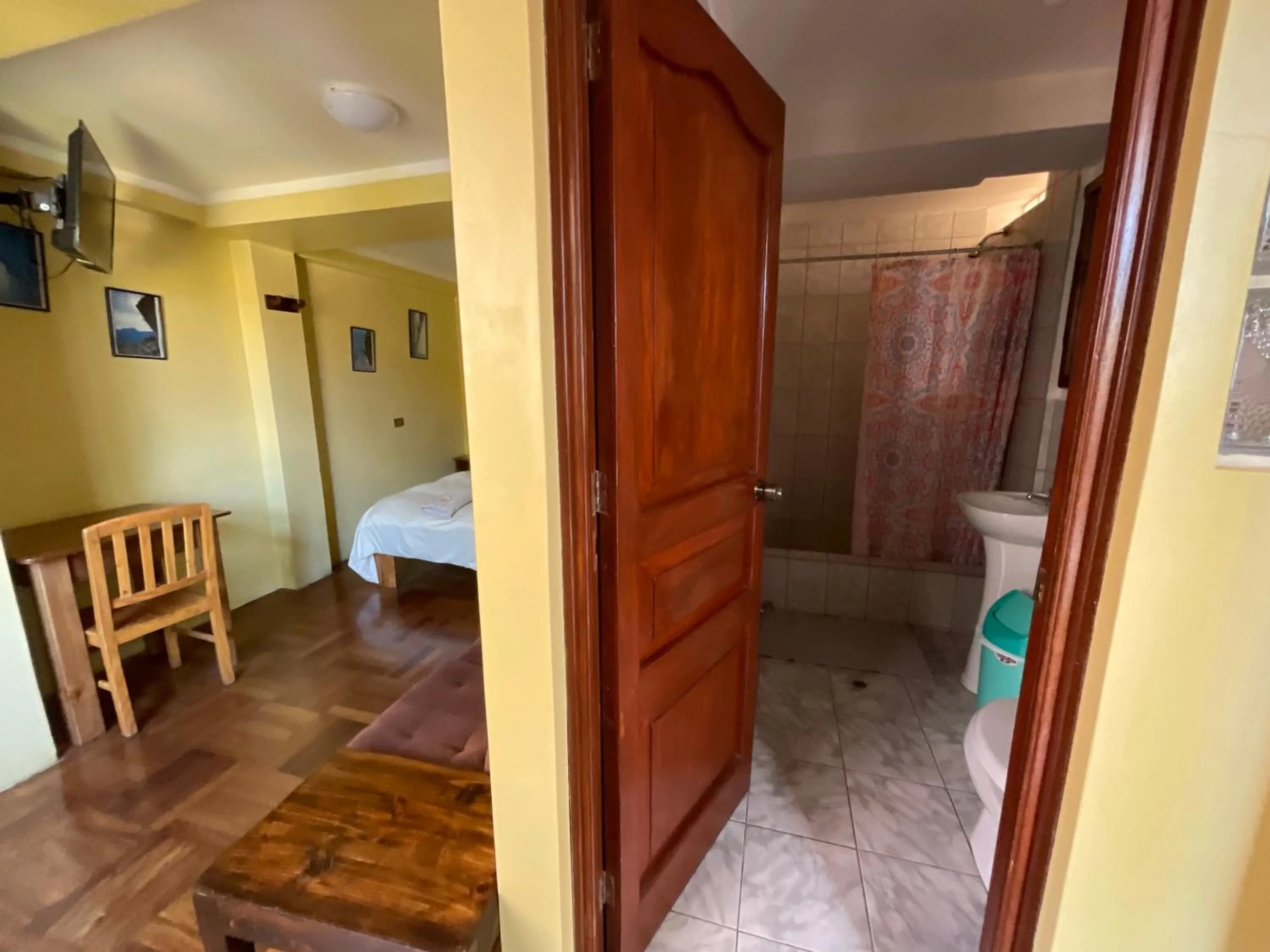 Bathroom, Bed in La Casa de Zarela