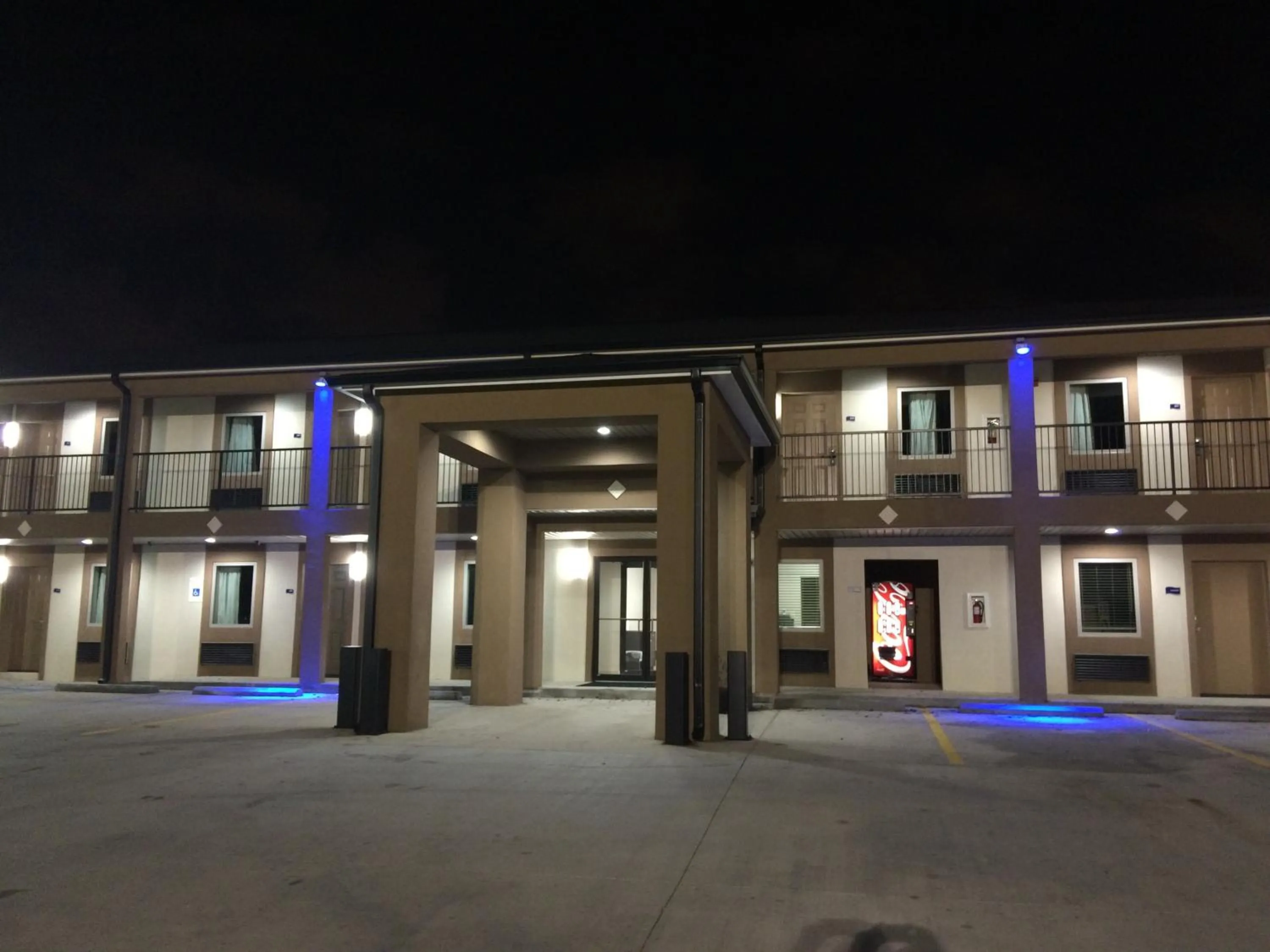 Facade/entrance in Paradise Inn & Suites