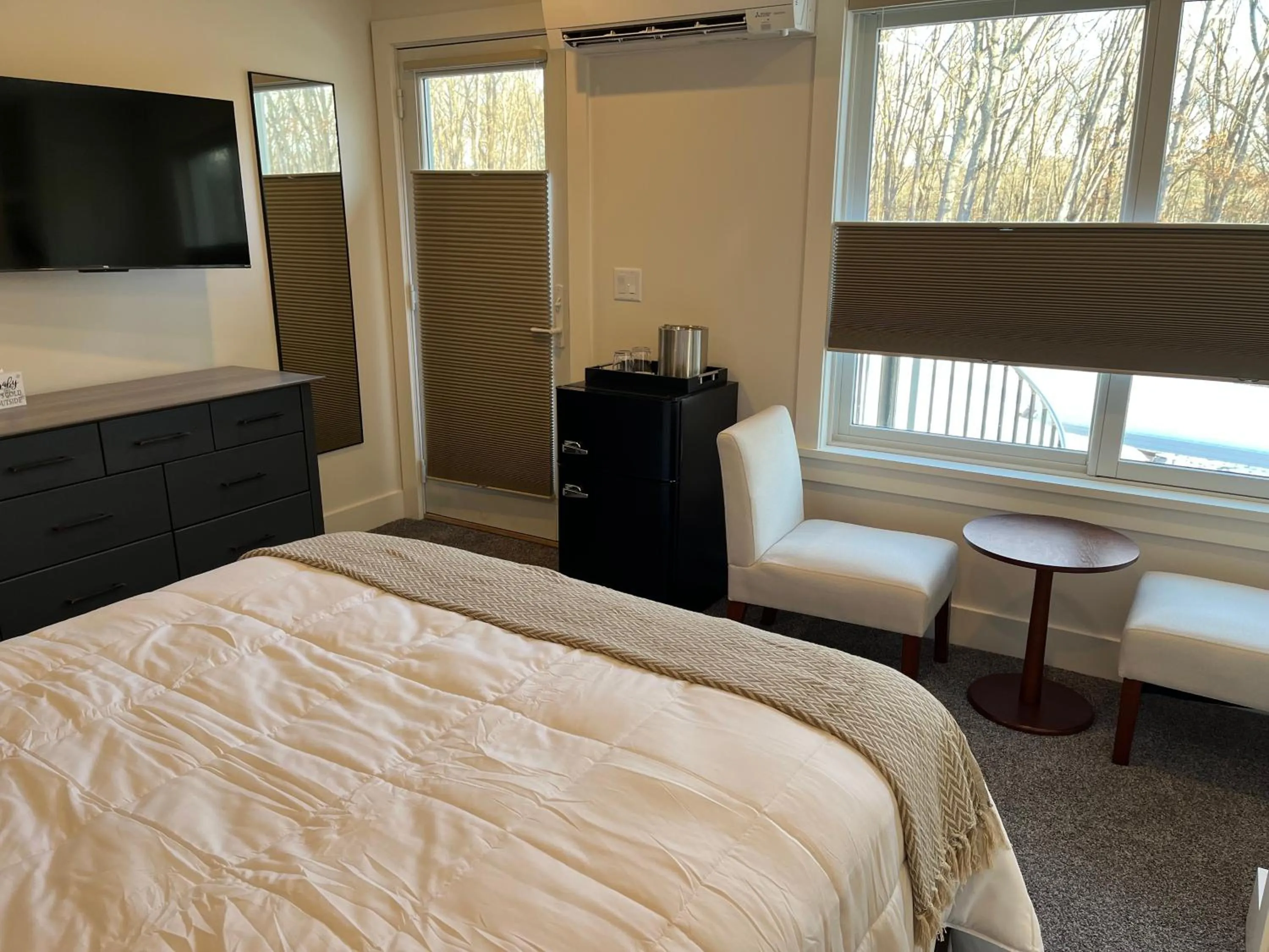 Bed in Four Seasons For Fun Bed & Breakfast