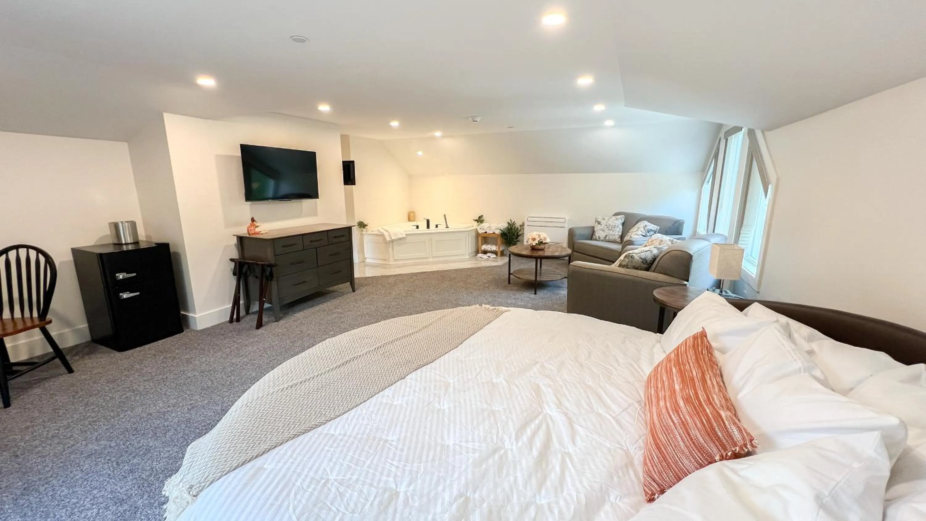 Bed in Four Seasons For Fun Bed & Breakfast