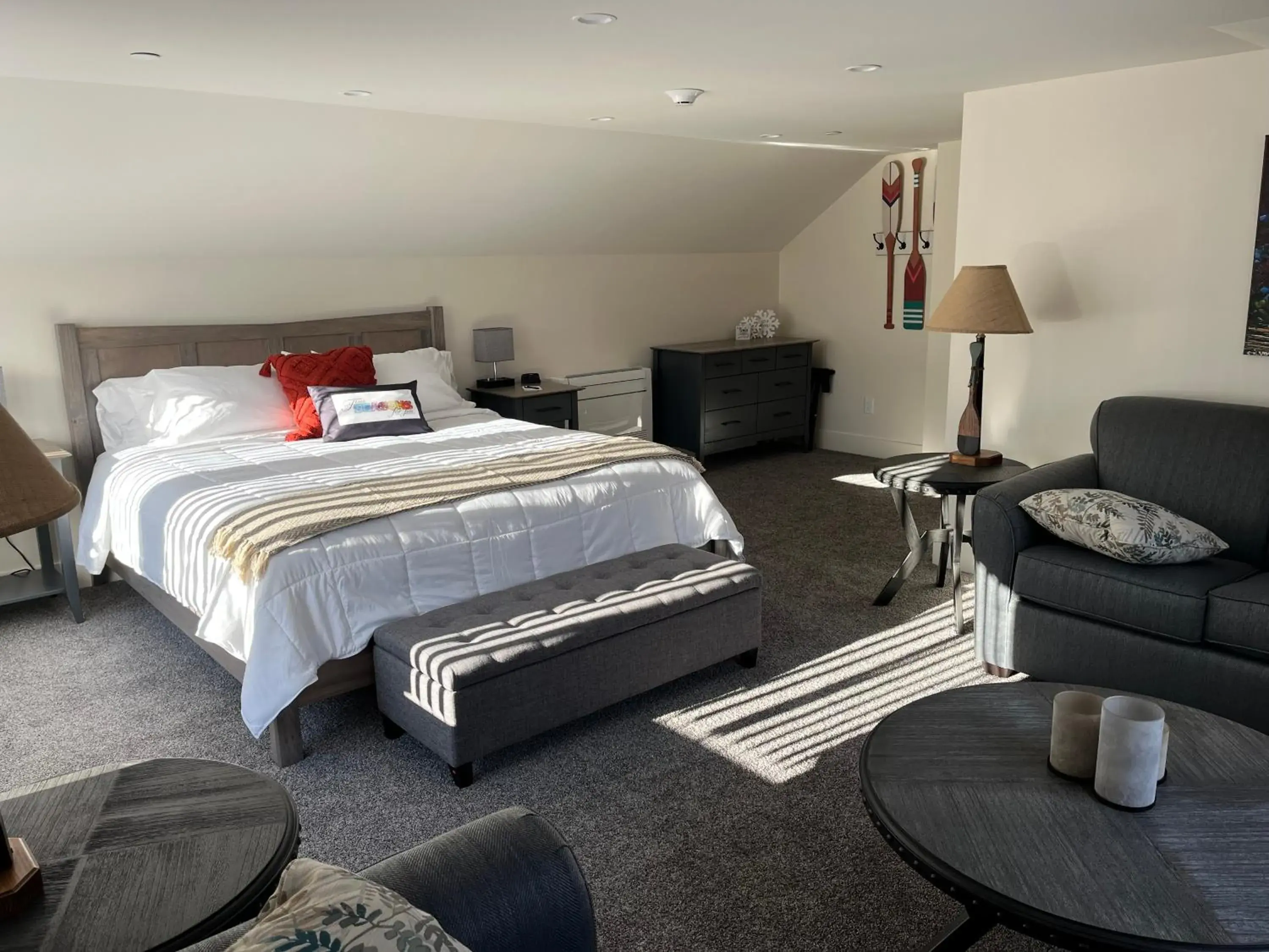 Deluxe King Room in Four Seasons For Fun Bed & Breakfast Deluxe King Room in Four Seasons For Fun Bed & Breakfast