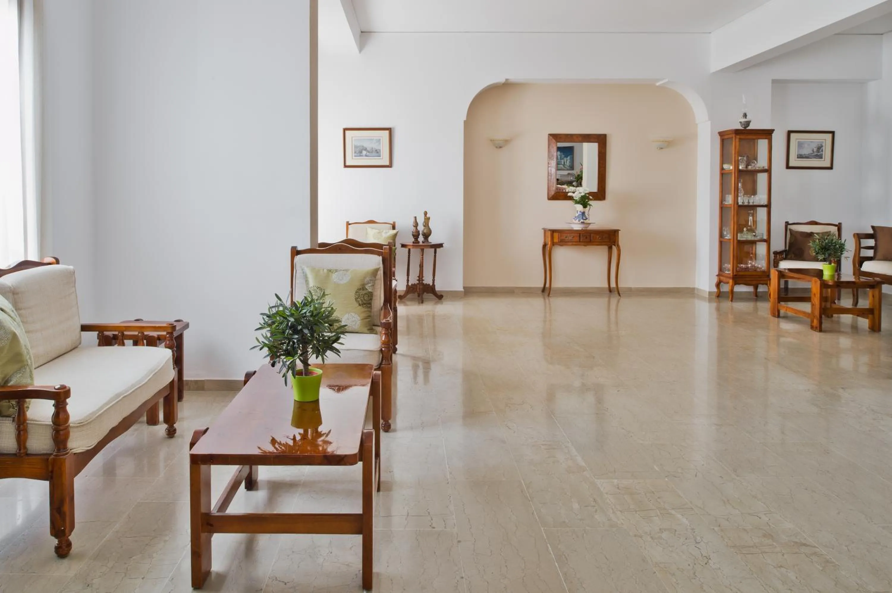 Communal lounge/ TV room in Makarios Hotel