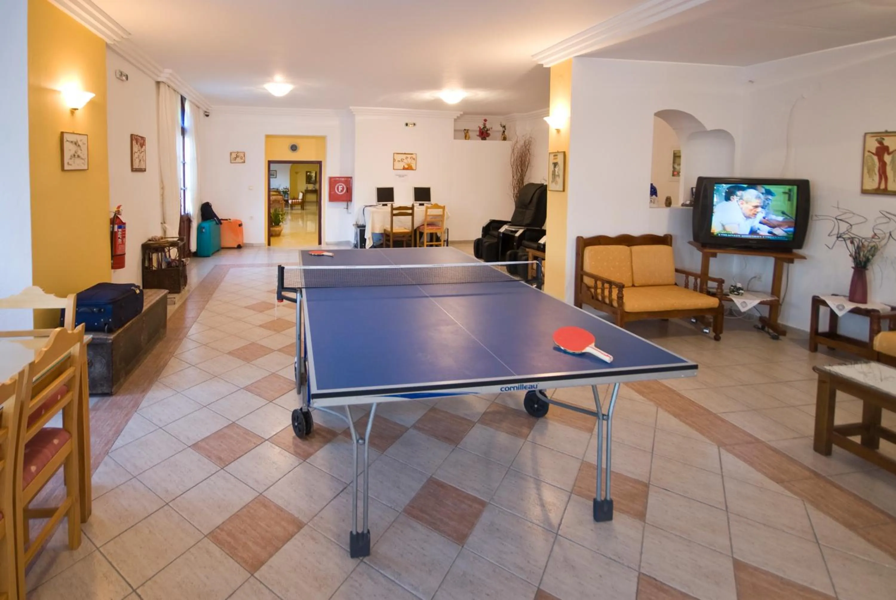Communal lounge/ TV room in Makarios Hotel